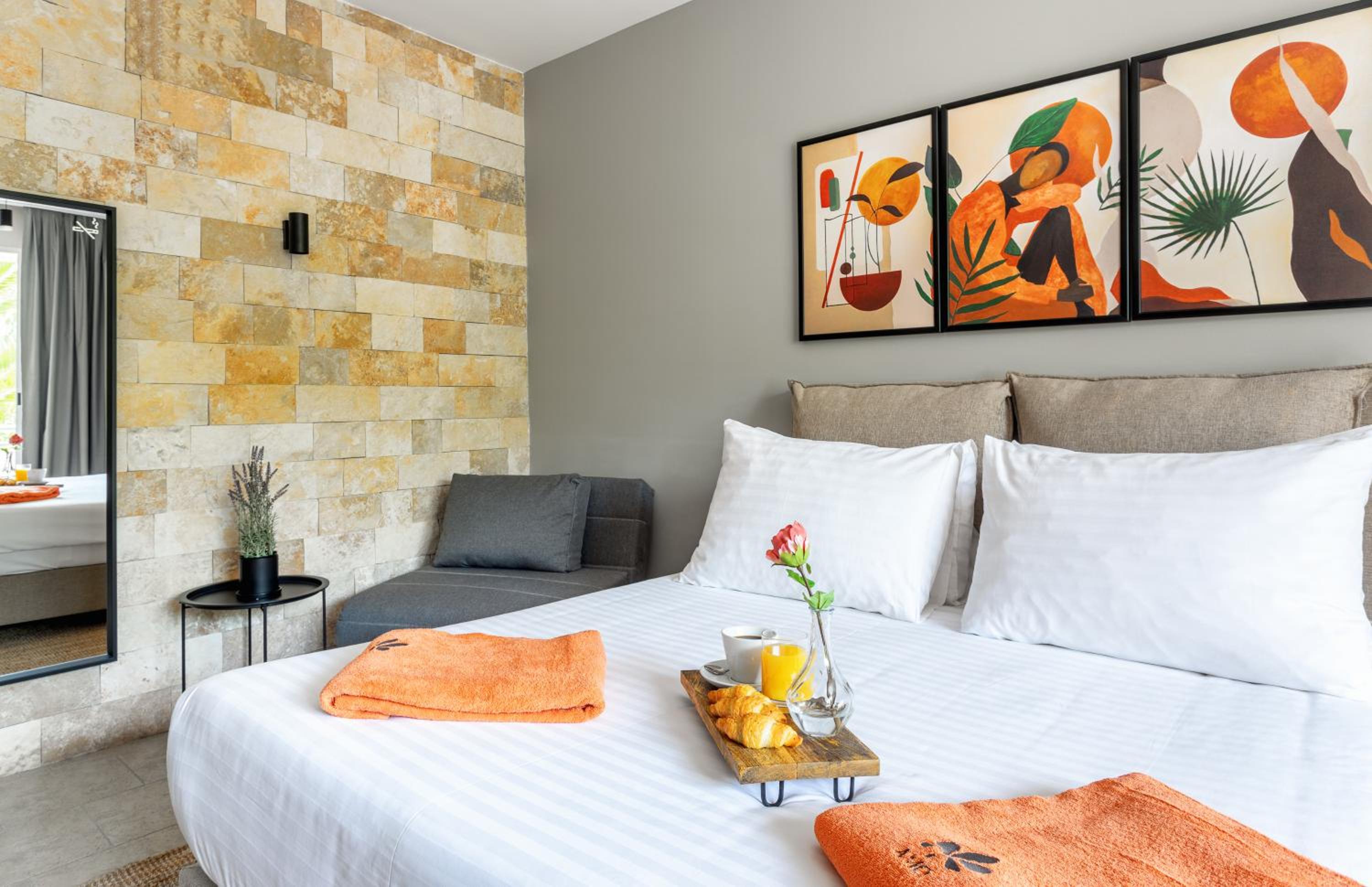 Superior Twin or Double Room - Photo 10