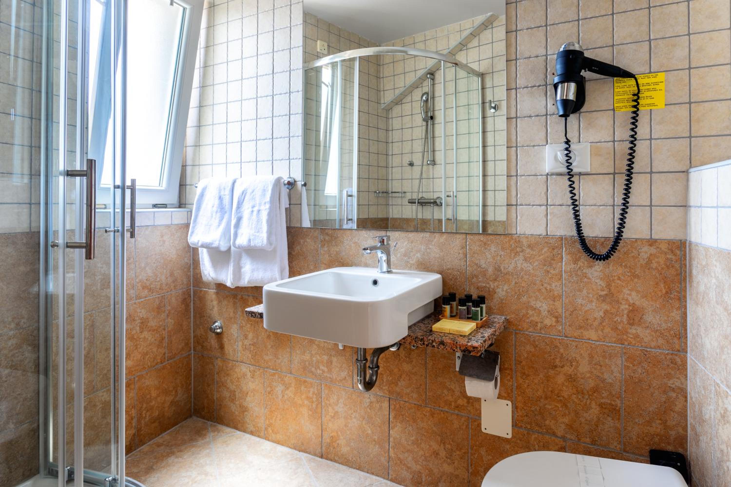 Superior Double or Twin Room - Annex - Photo 5