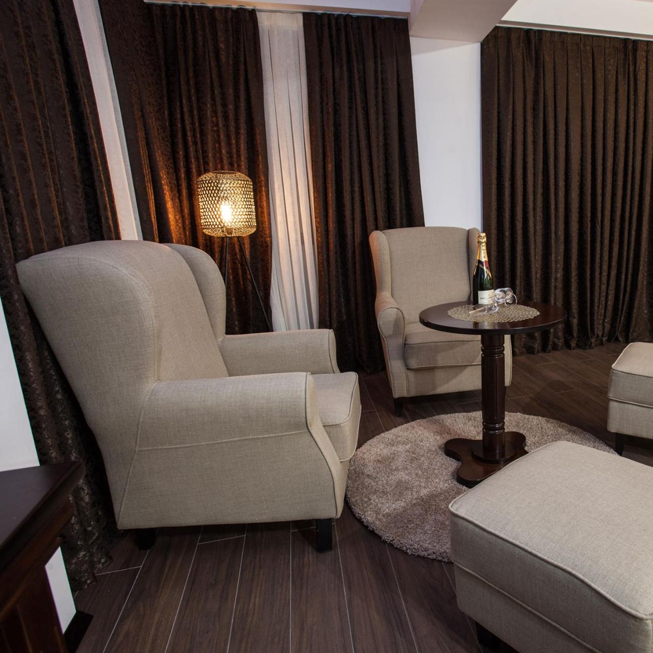 Superior King Suite - Photo 1