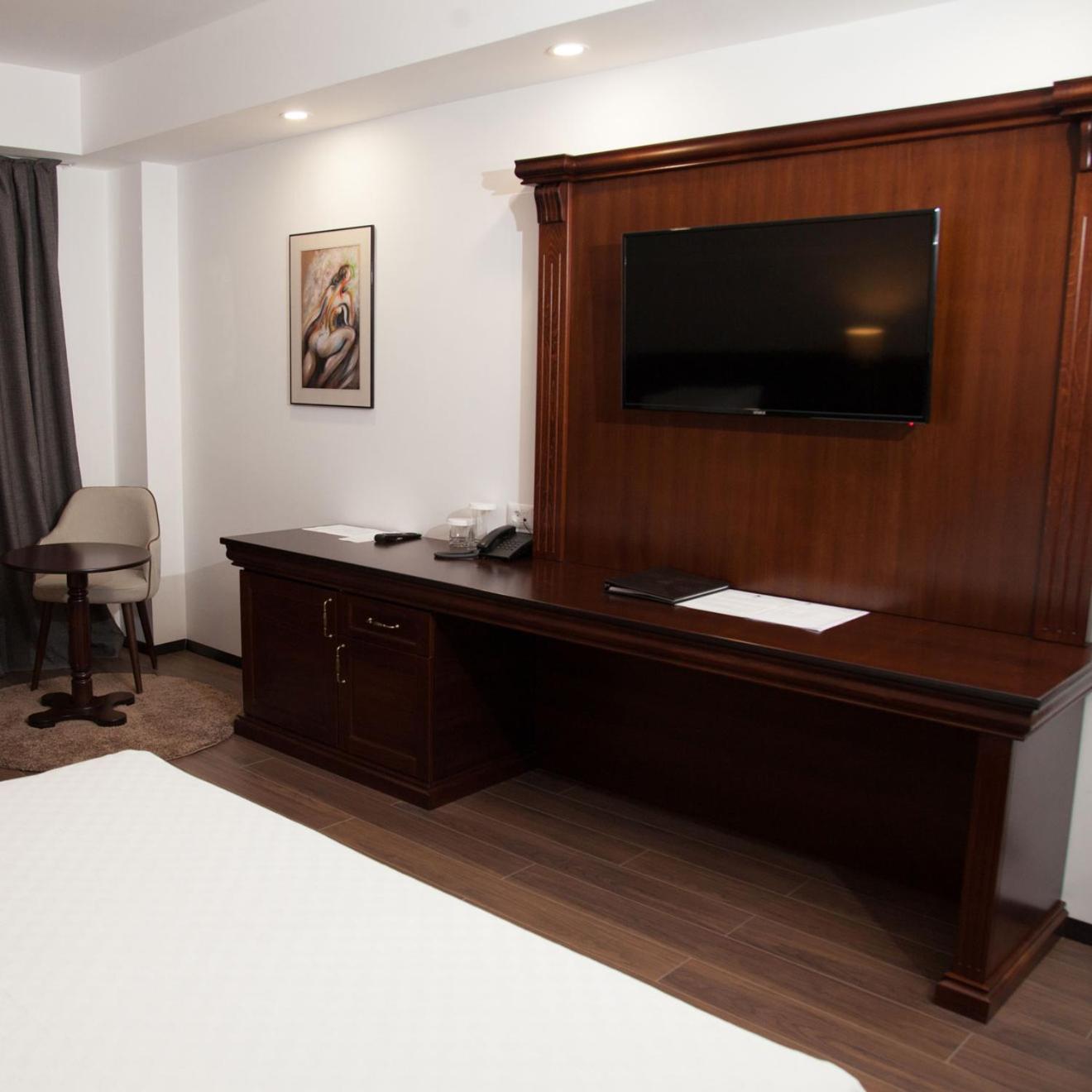 Superior King Suite - Photo 4