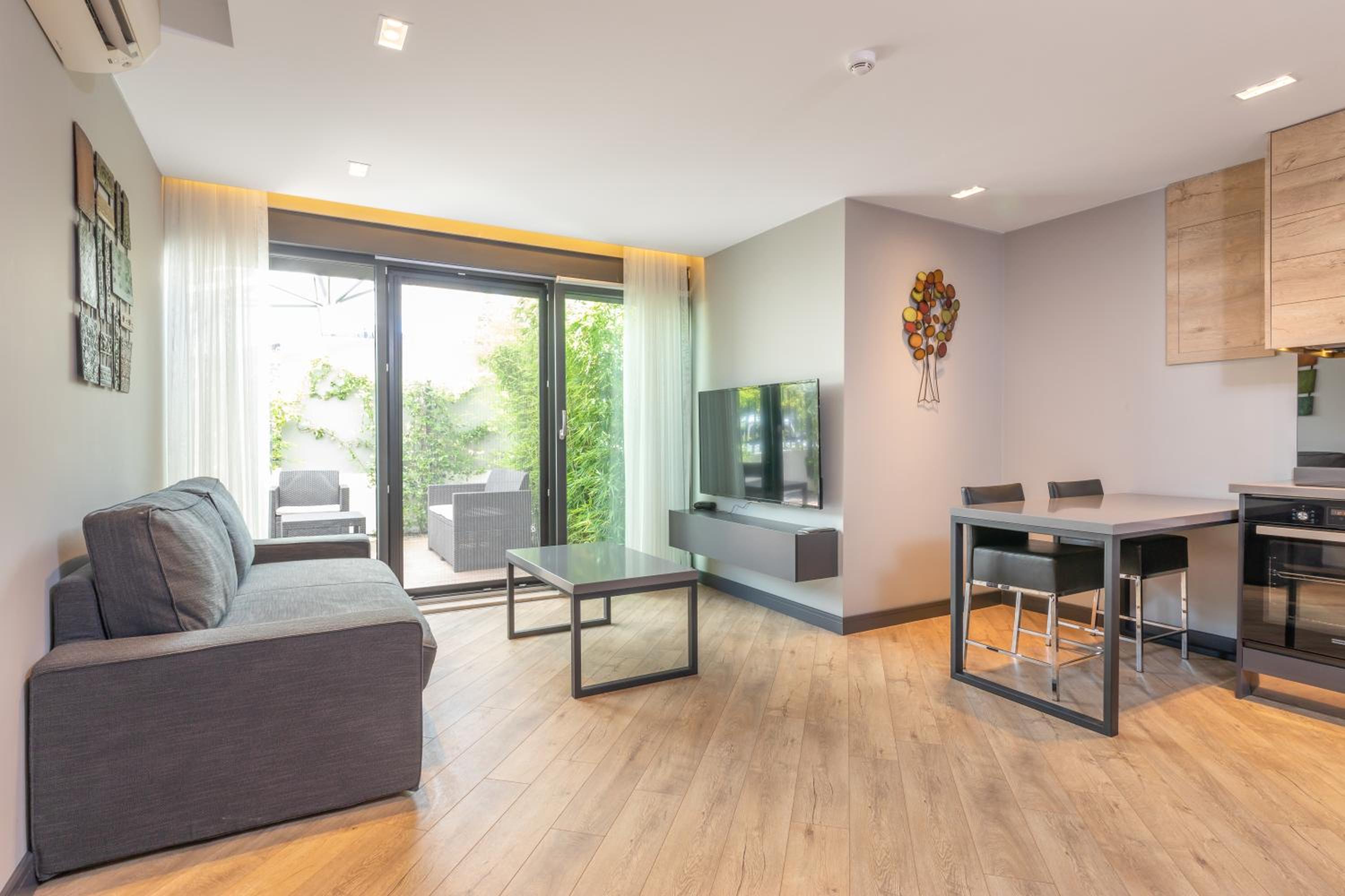 Suite with Garden View