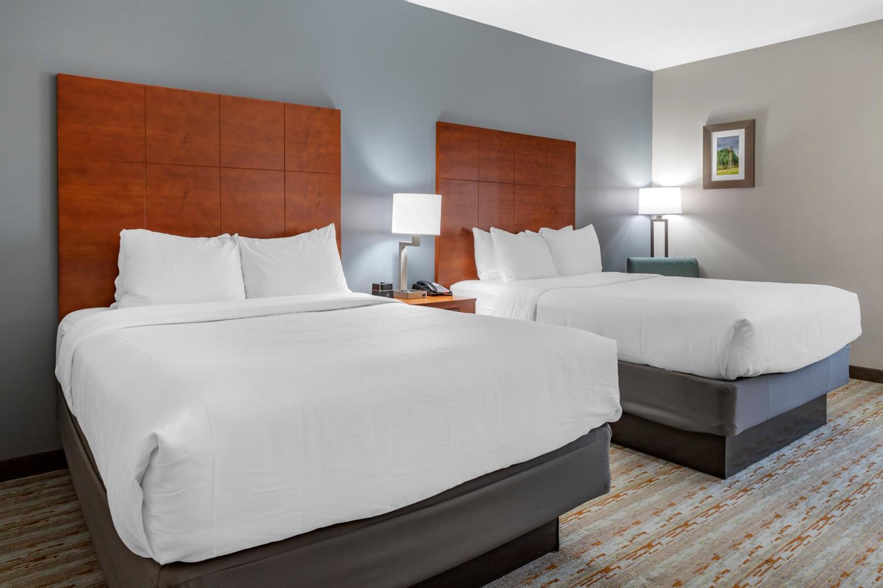 Standard Queen Room with Two Queen Beds - Non-Smoking - Photo 1