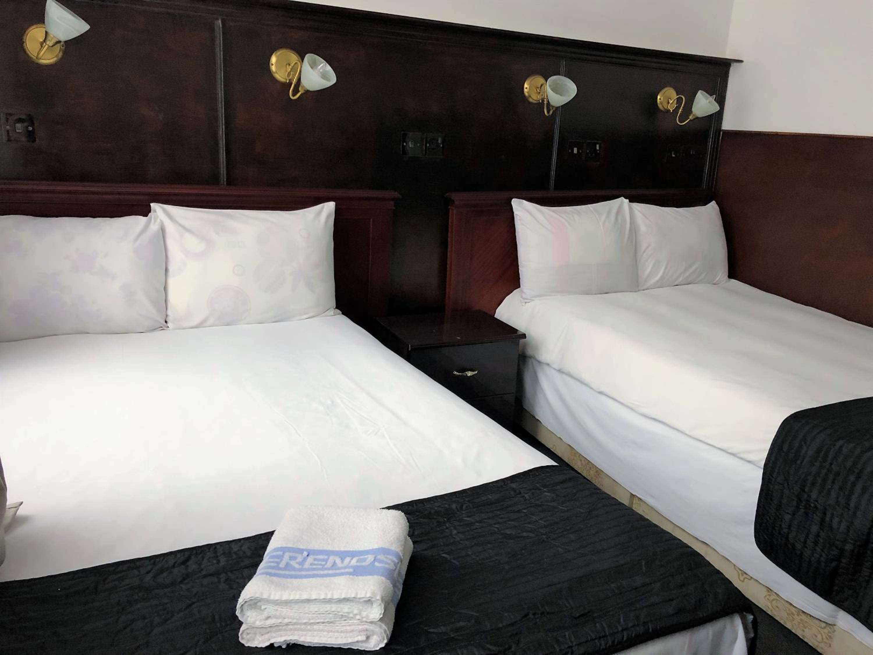 Twin Room with Shared Toilet photo 1