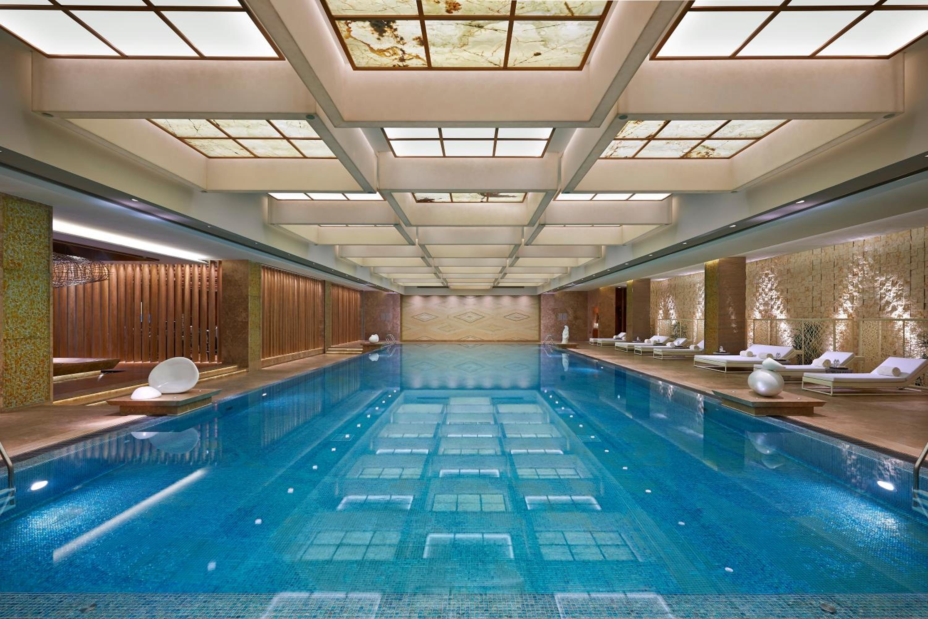 Mandarin River View Room King photo 2
