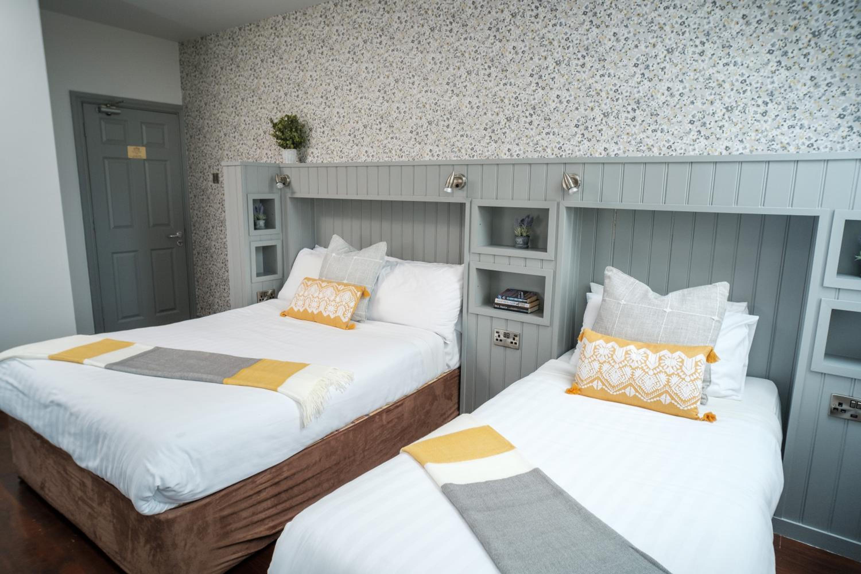 Double or Twin Room - Photo 1