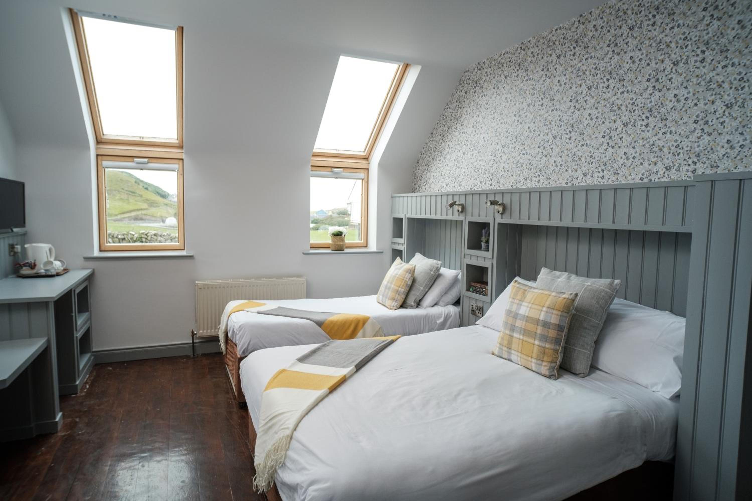Double or Twin Room - Photo 2