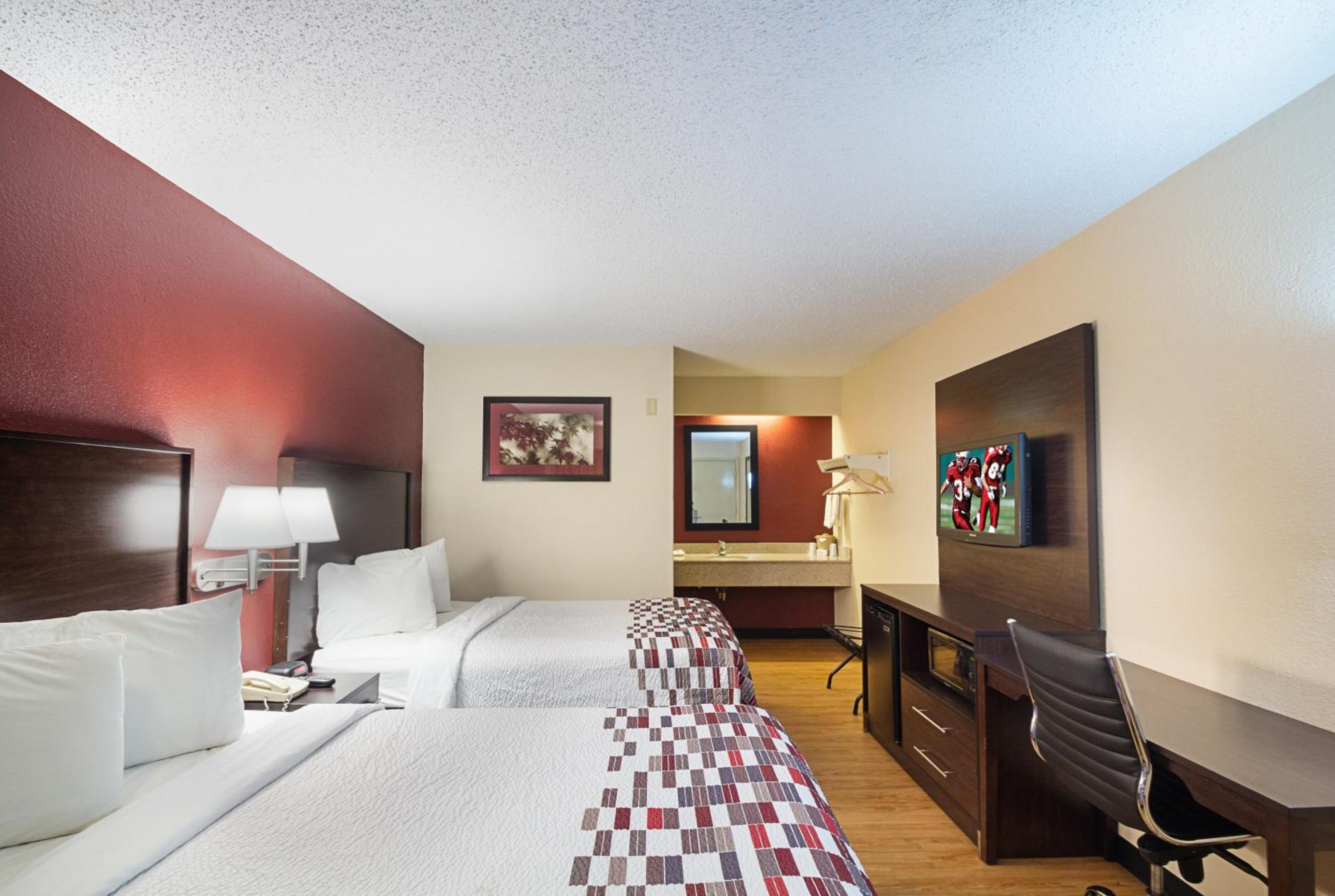 Deluxe Room With Two Double Beds Non-Smoking photo 1