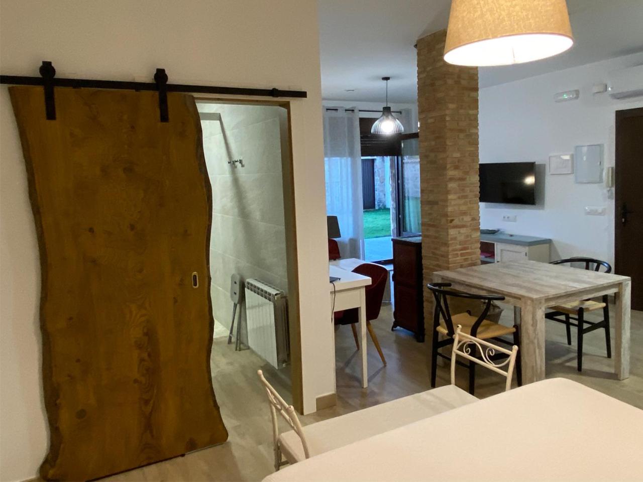Studio - Photo 12