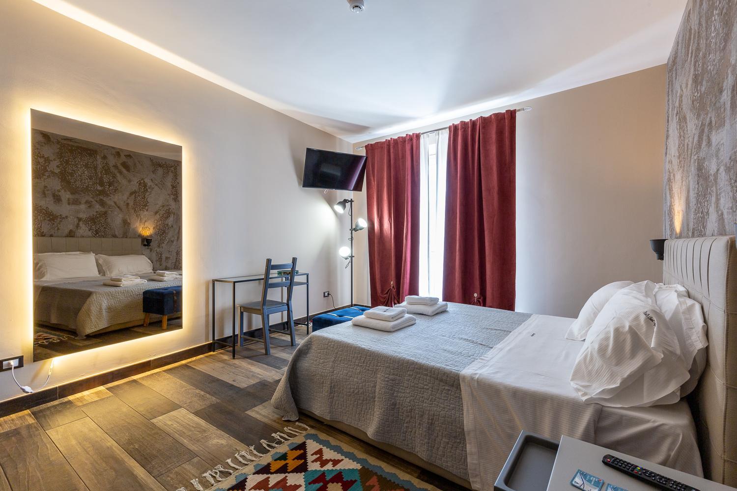Deluxe Double Room with Balcony and Sea View - Photo 19