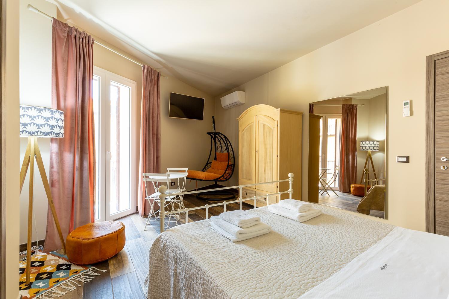 Deluxe Double Room with Balcony - Photo 1