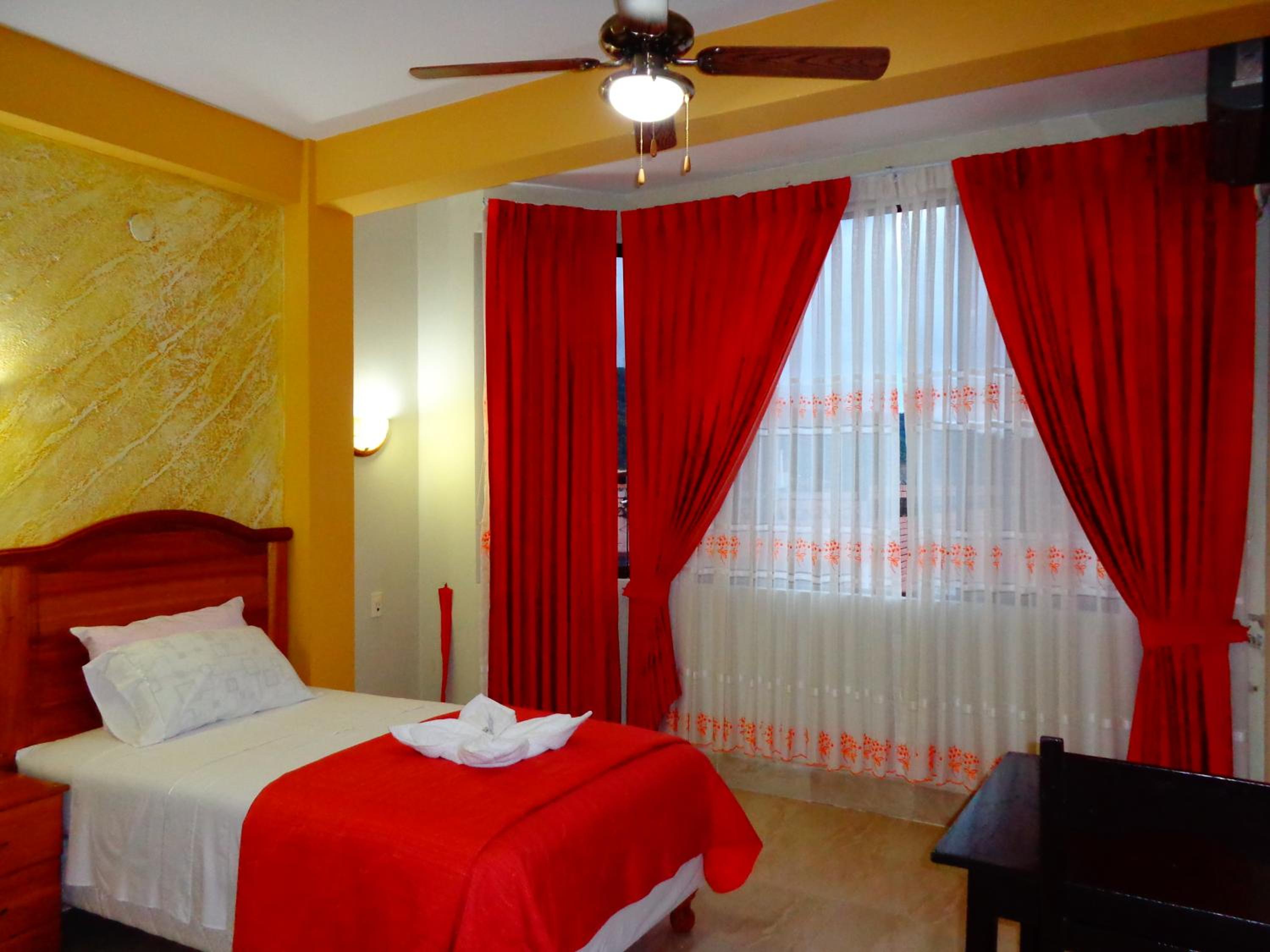 Single Room with Private Bathroom and Air-Condition