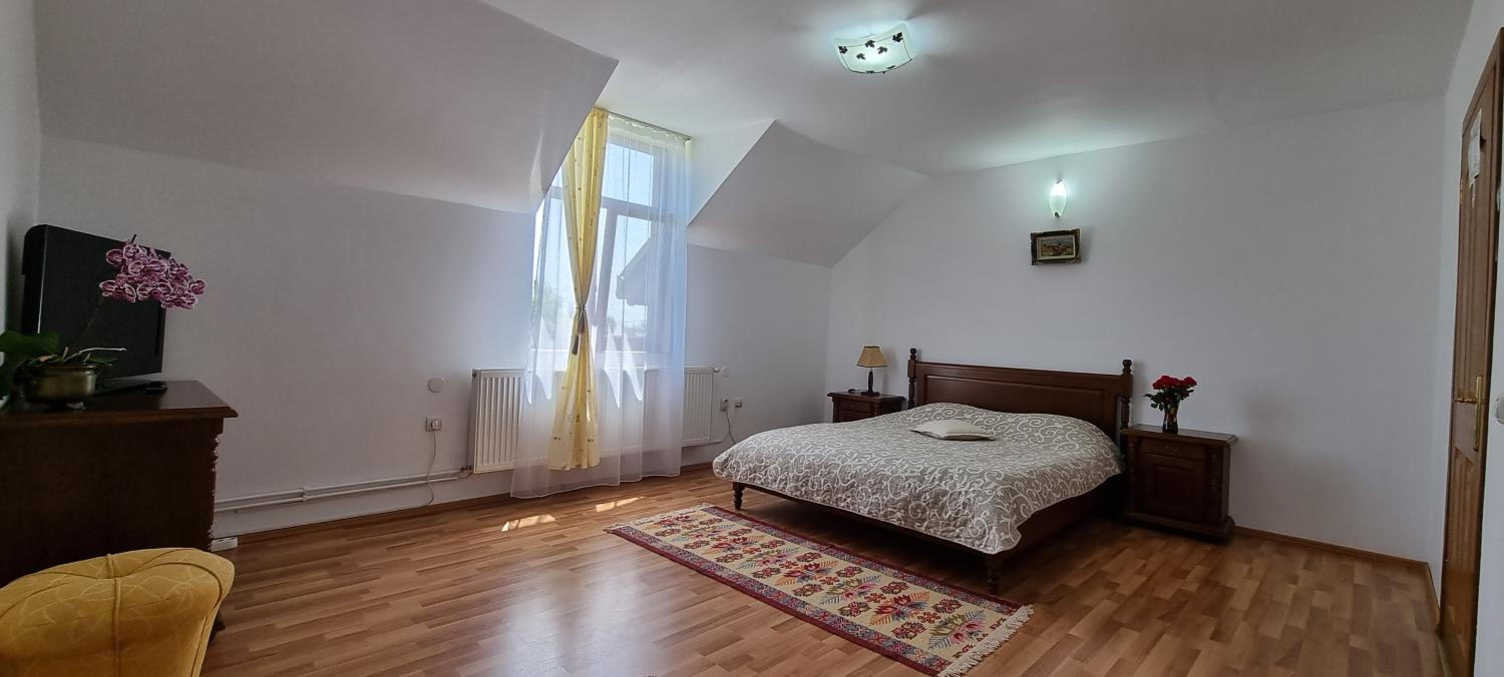 Family Room with Private Bathroom photo 1