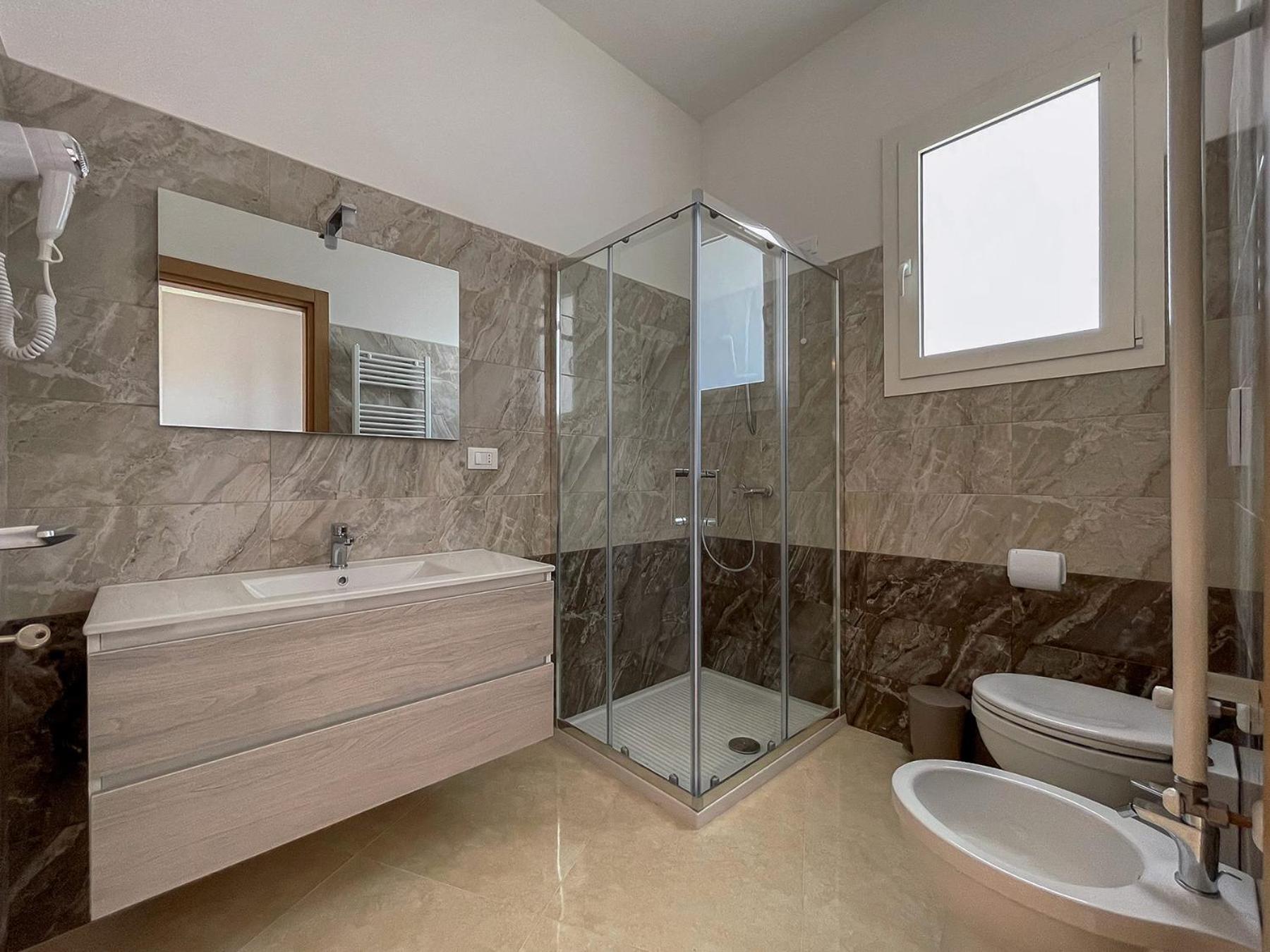 Standard Double or Twin Room photo 3