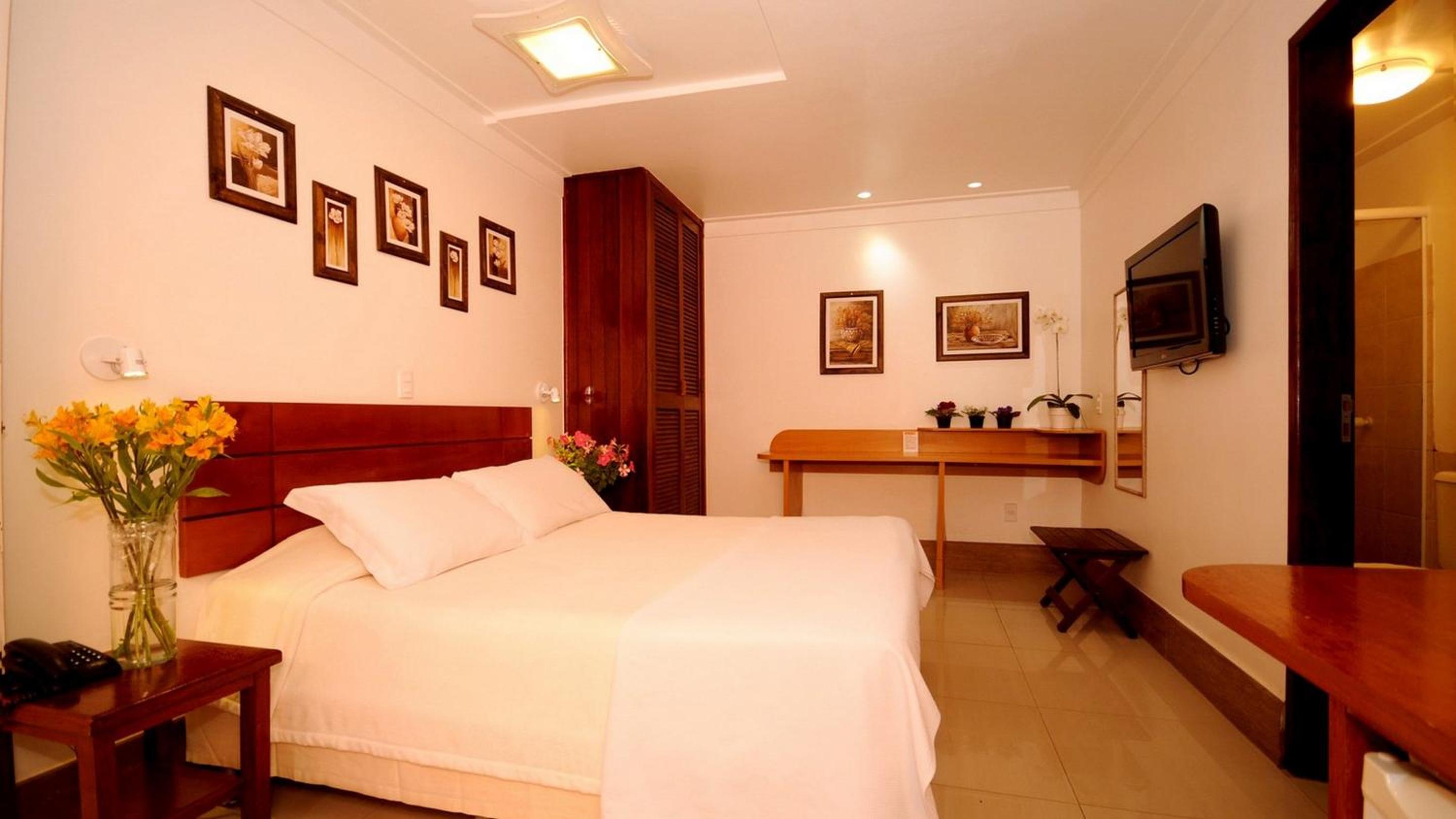 Standard Double Room - Photo 8