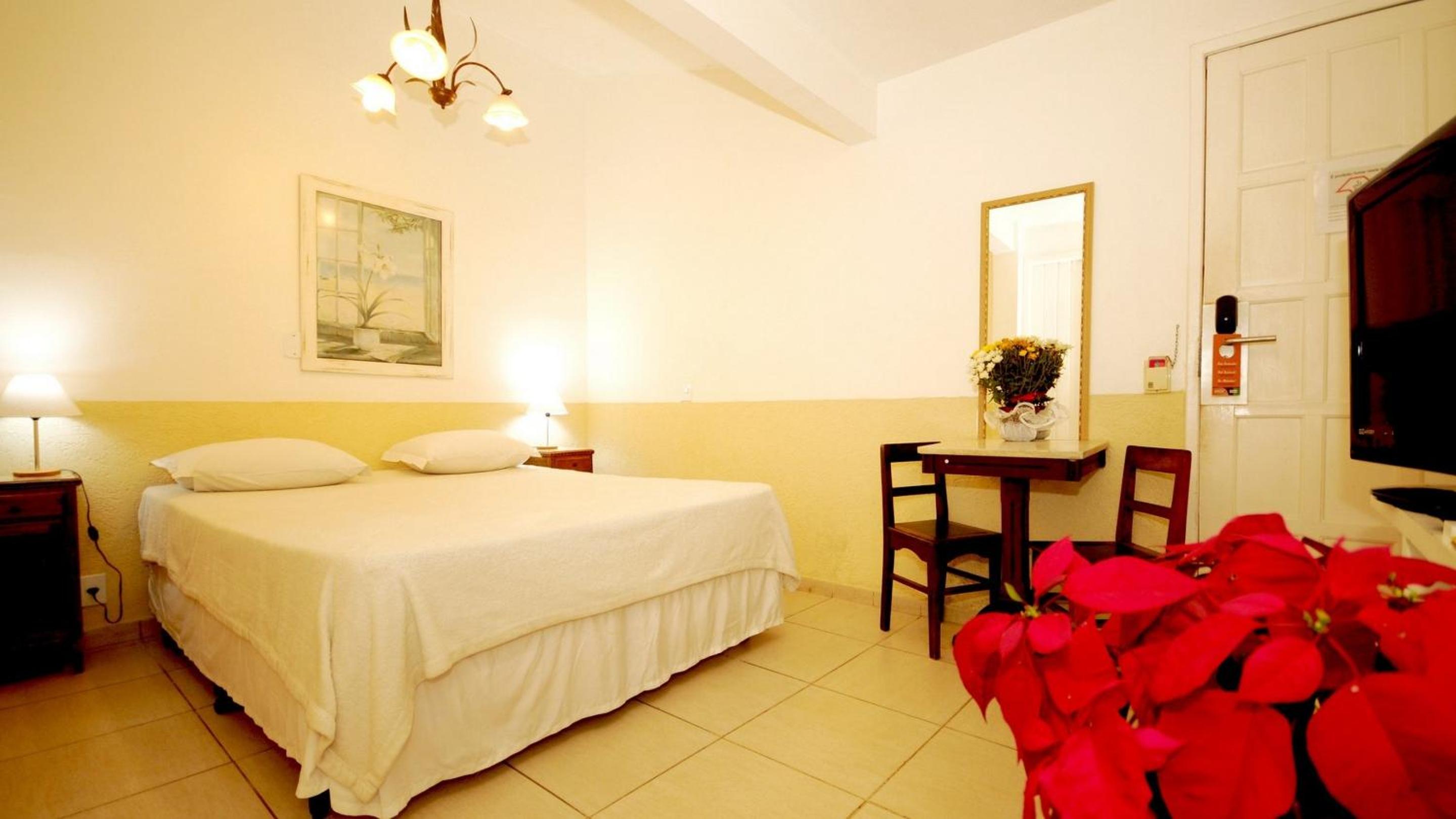 Standard Double Room - Photo 7