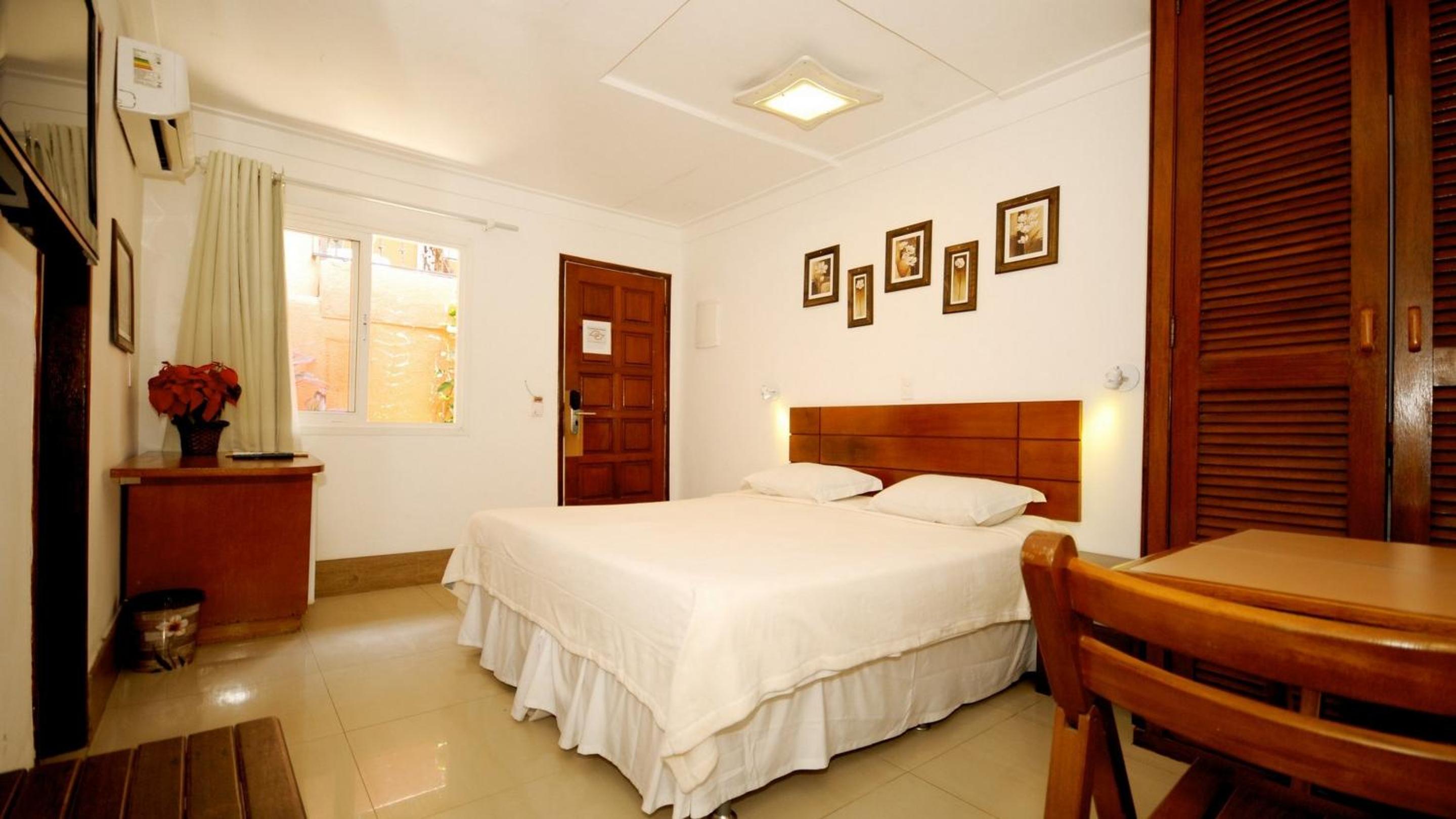 Standard Double Room - Photo 16