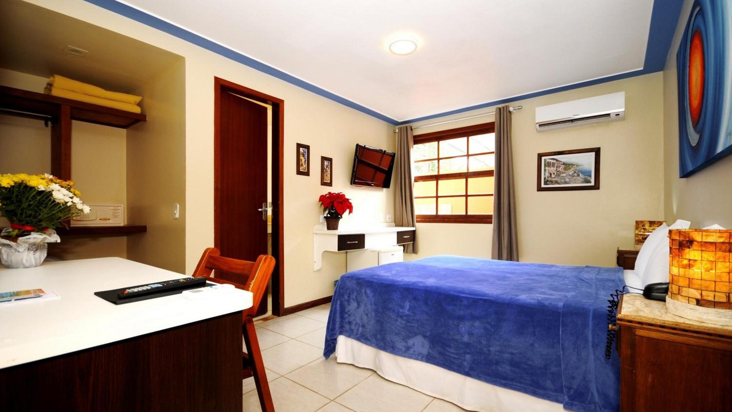 Standard Double Room - Photo 13