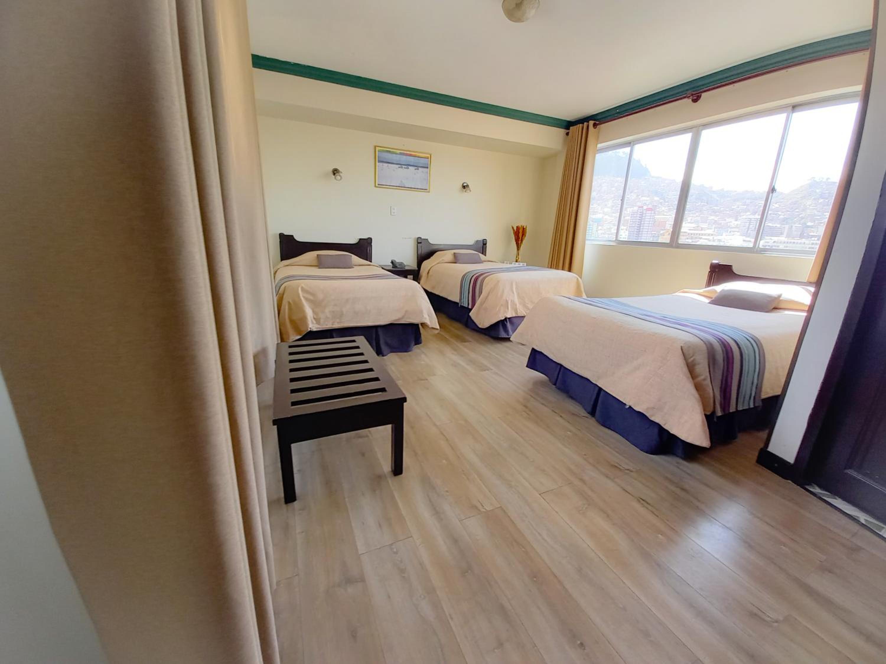  Deluxe Triple Room with City View