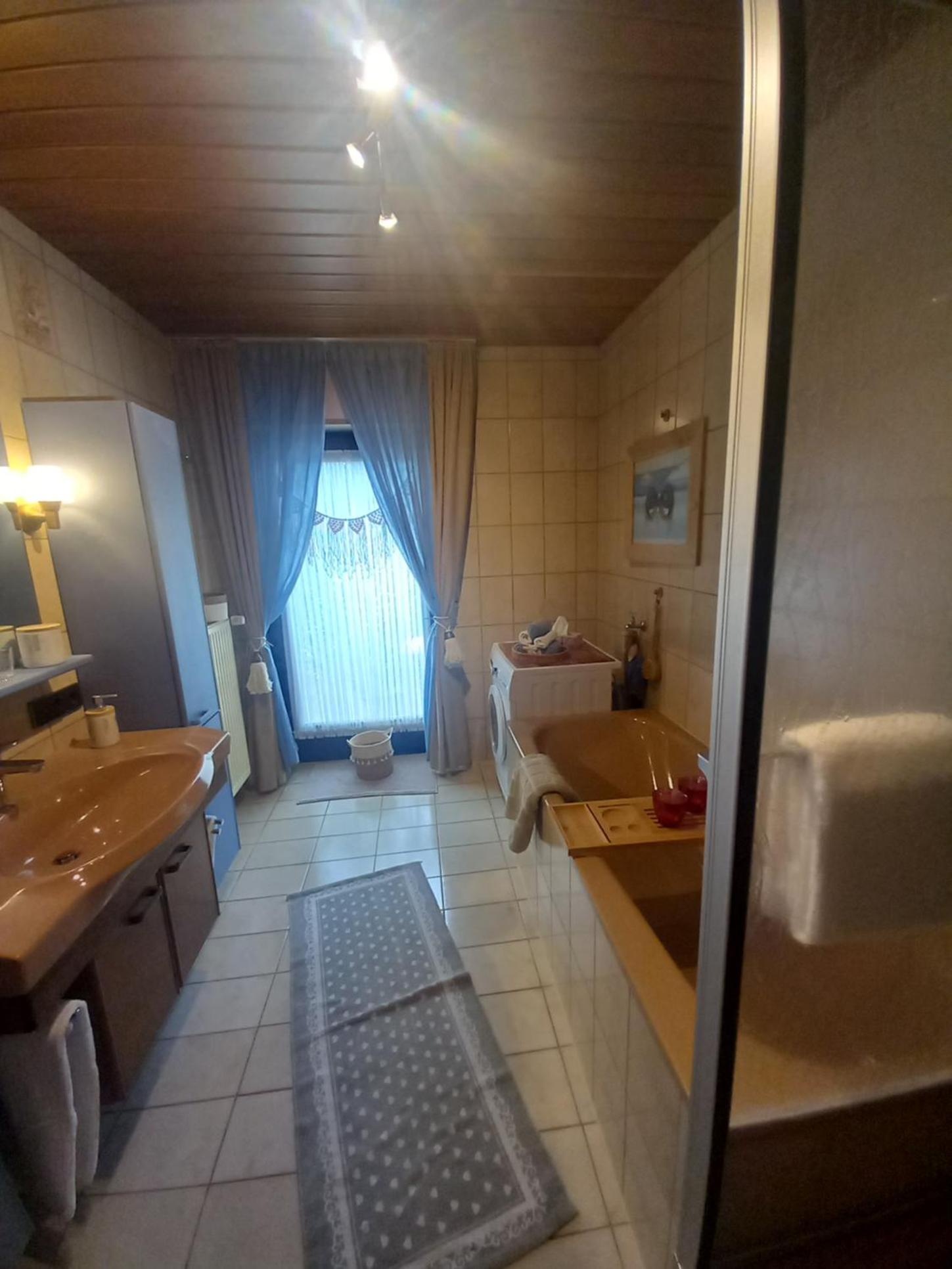 One-Bedroom Apartment with View photo 3