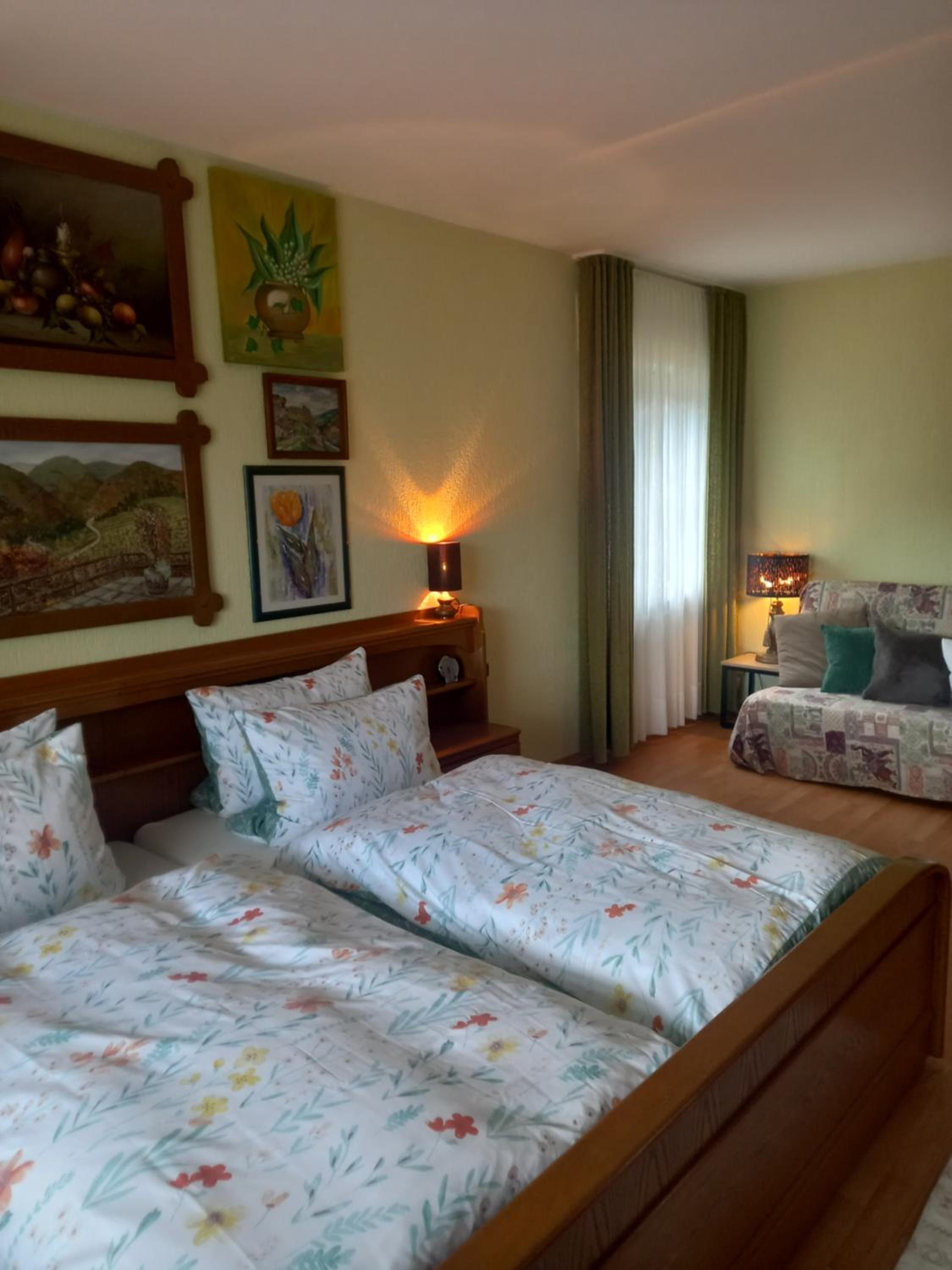 One-Bedroom Apartment with View photo 2