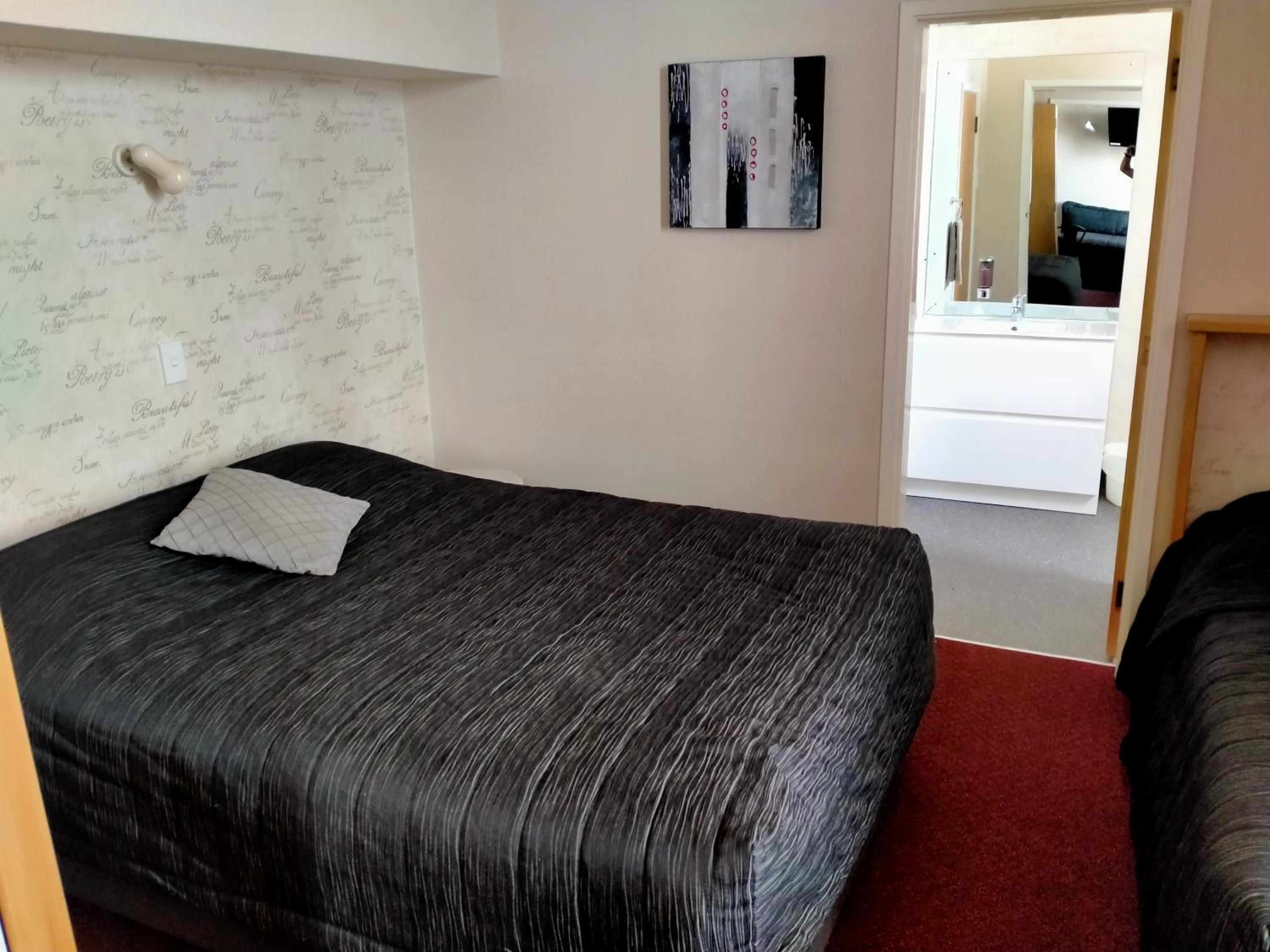 Triple Room - Photo 11