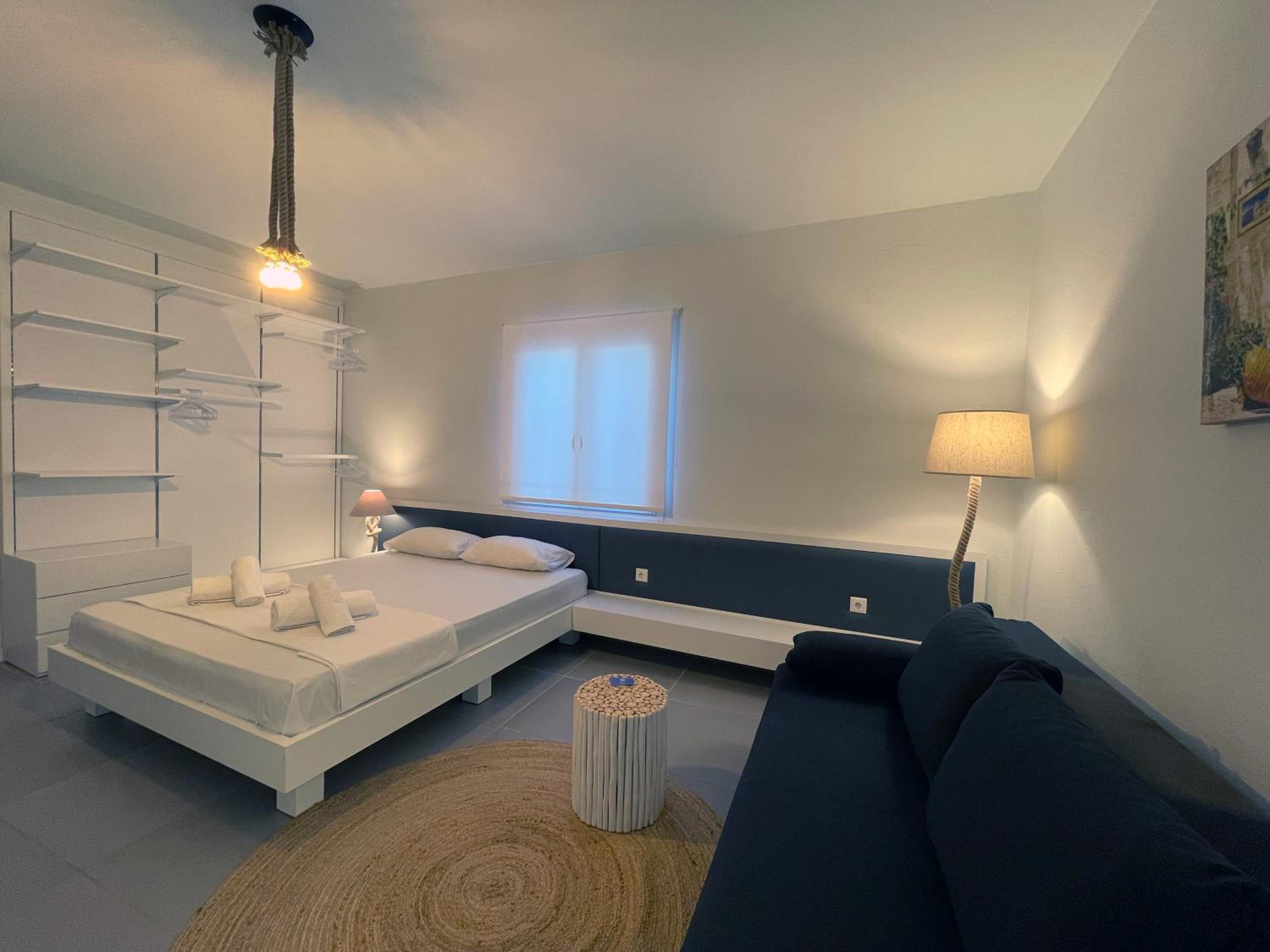 One-Bedroom Apartment photo 2