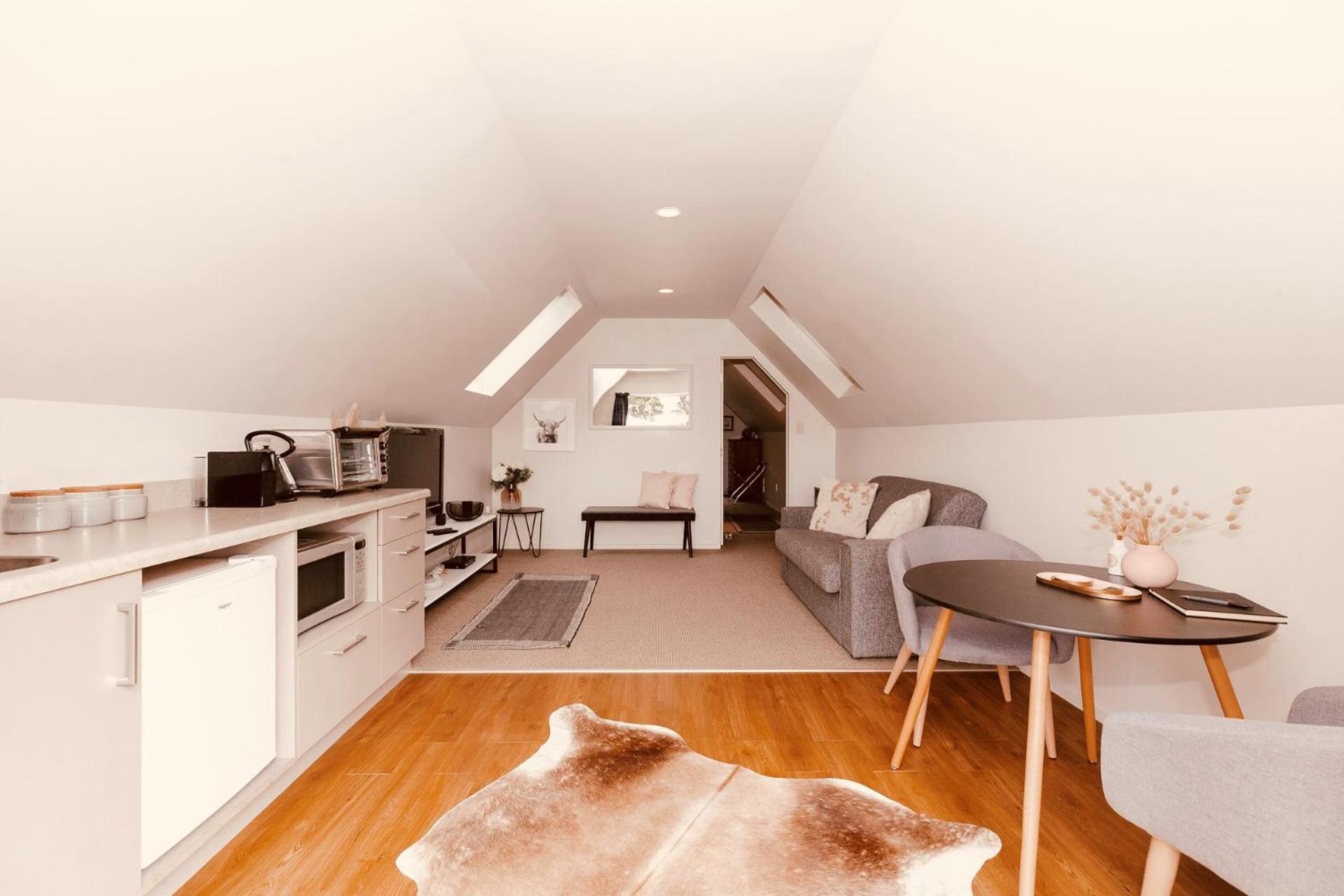 One-Bedroom Apartment - Photo 4