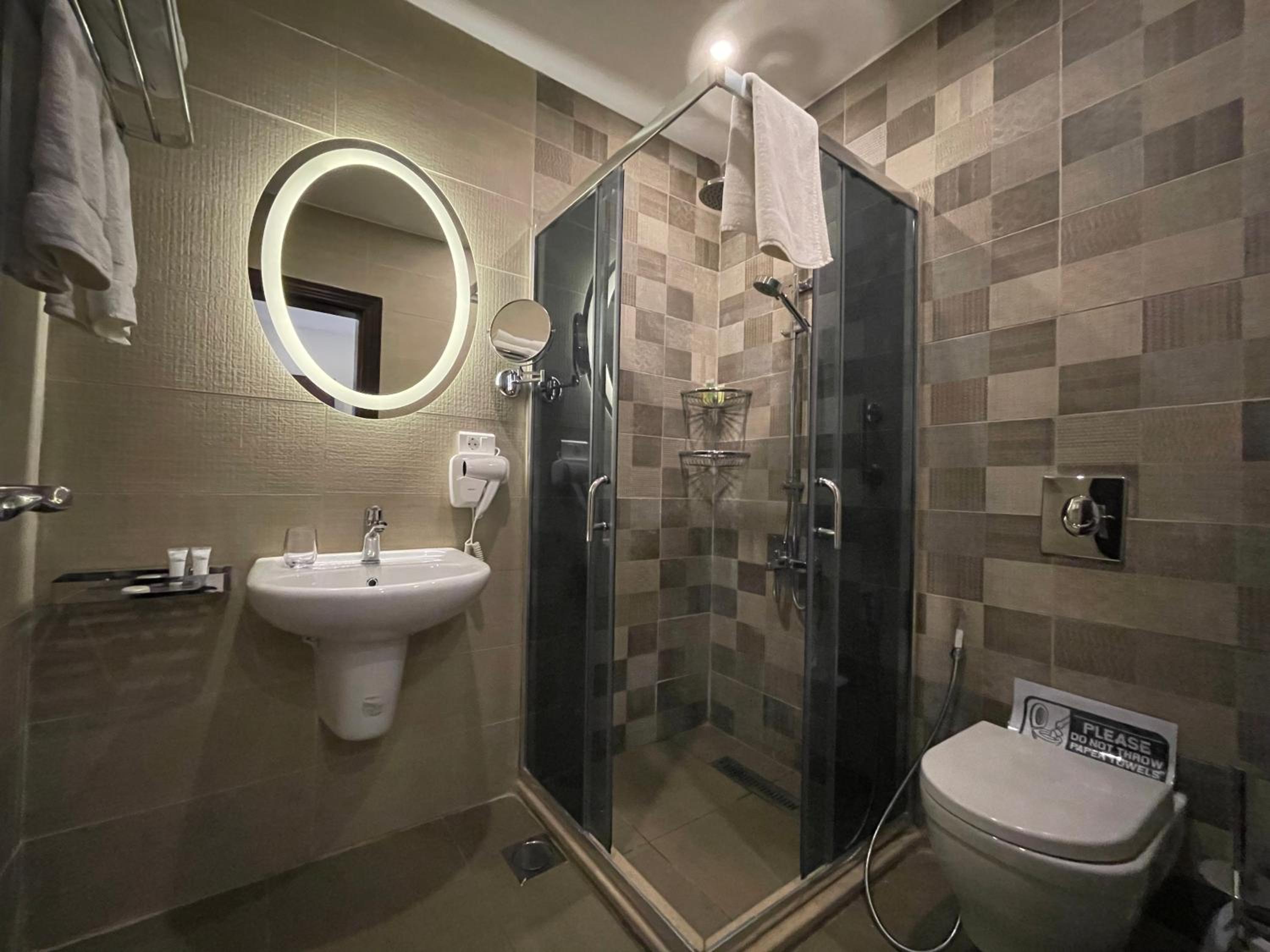 Deluxe Twin Room - Photo 3