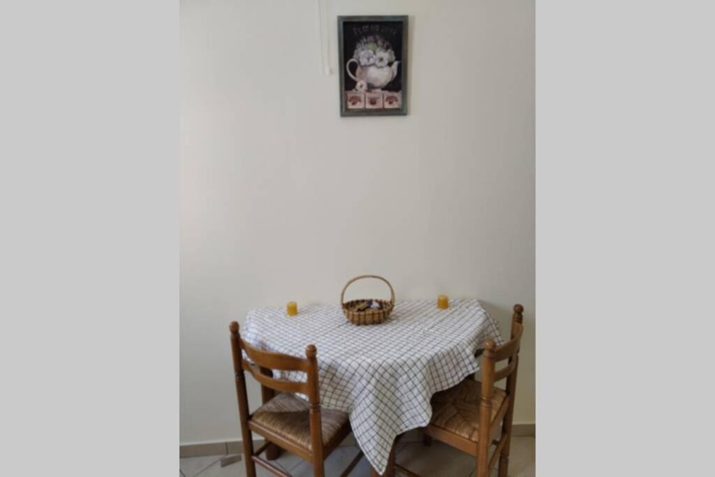 One-Bedroom House - Photo 7