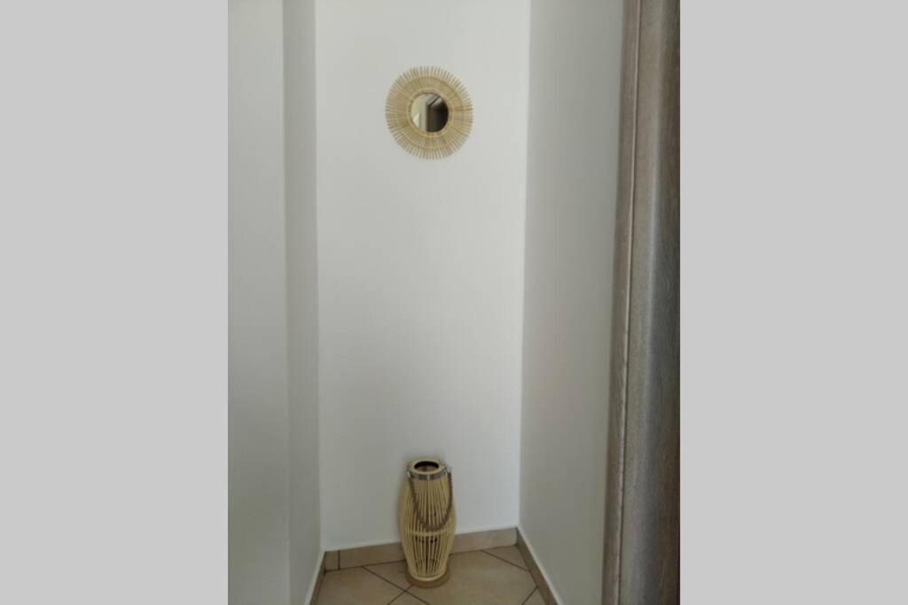 One-Bedroom House - Photo 11