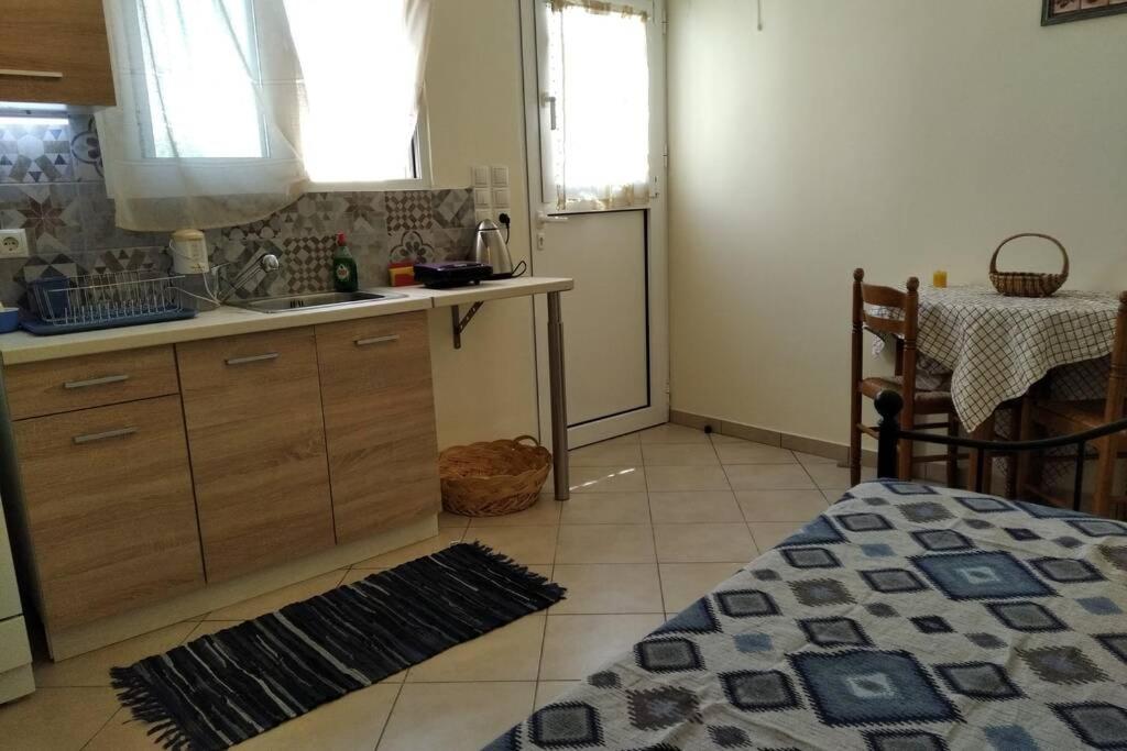 One-Bedroom House - Photo 15