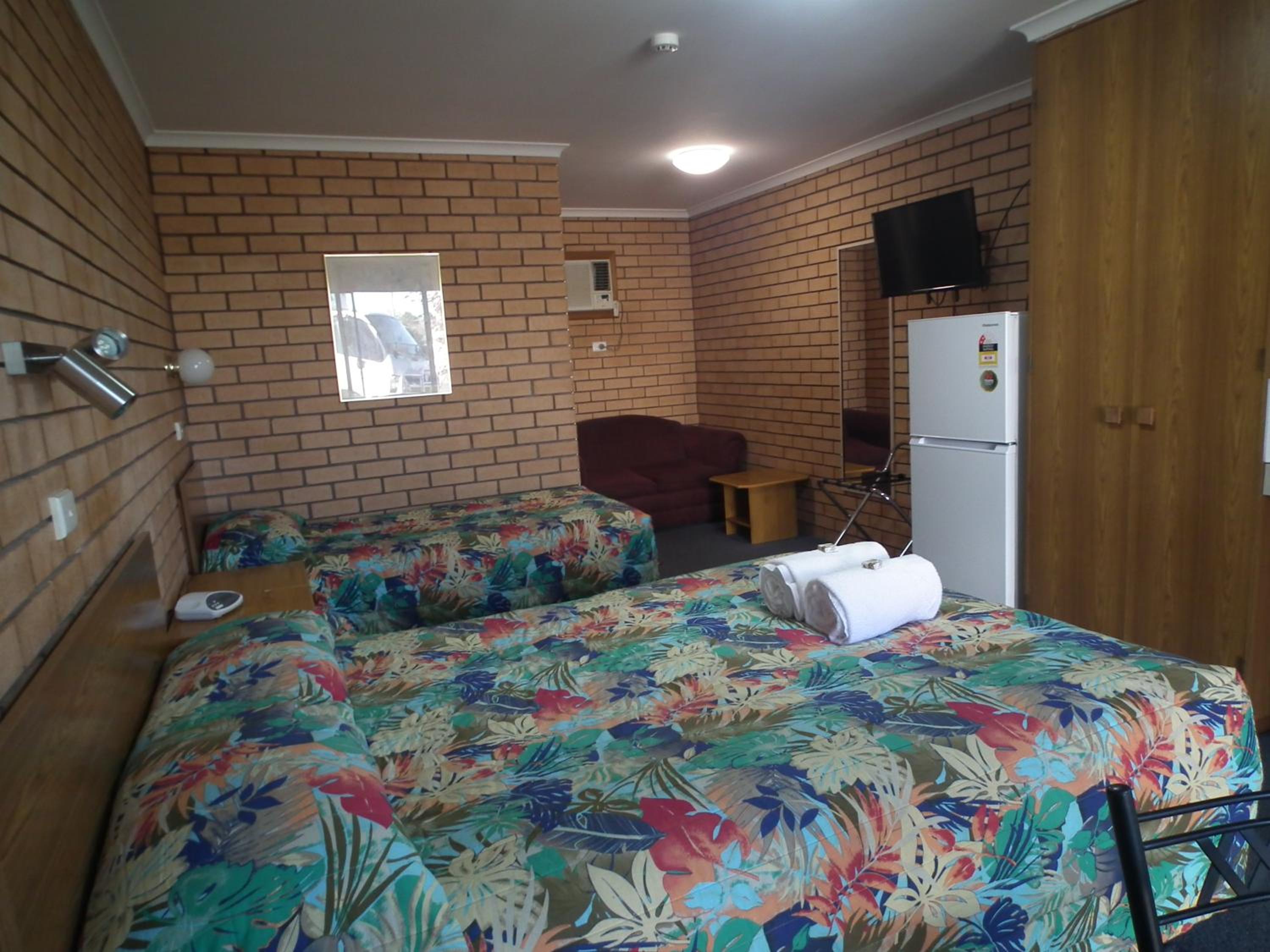 Triple Room with Bathroom photo 3
