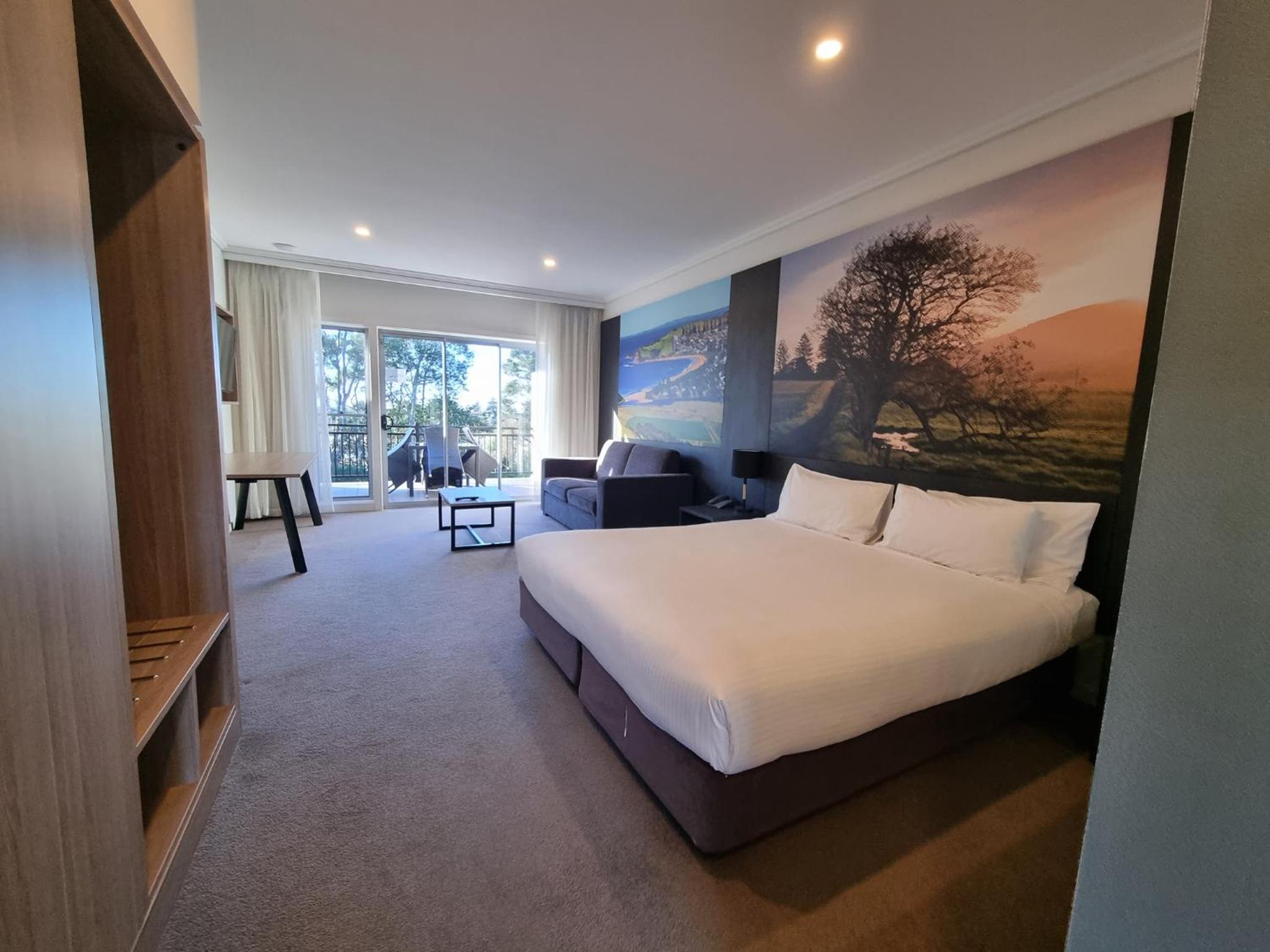 Superior King Room with Balcony - Photo 1