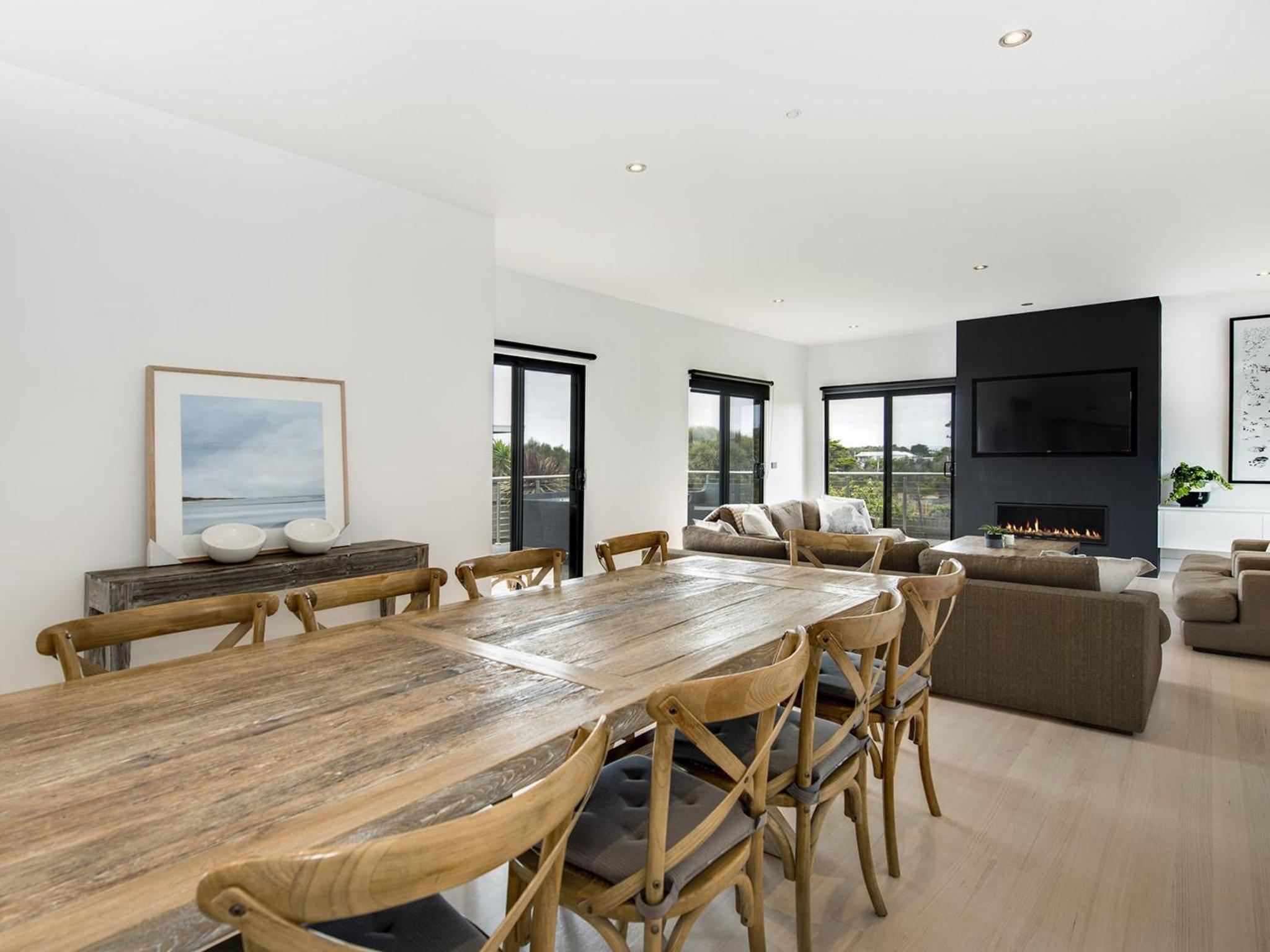 Four-Bedroom House photo 2