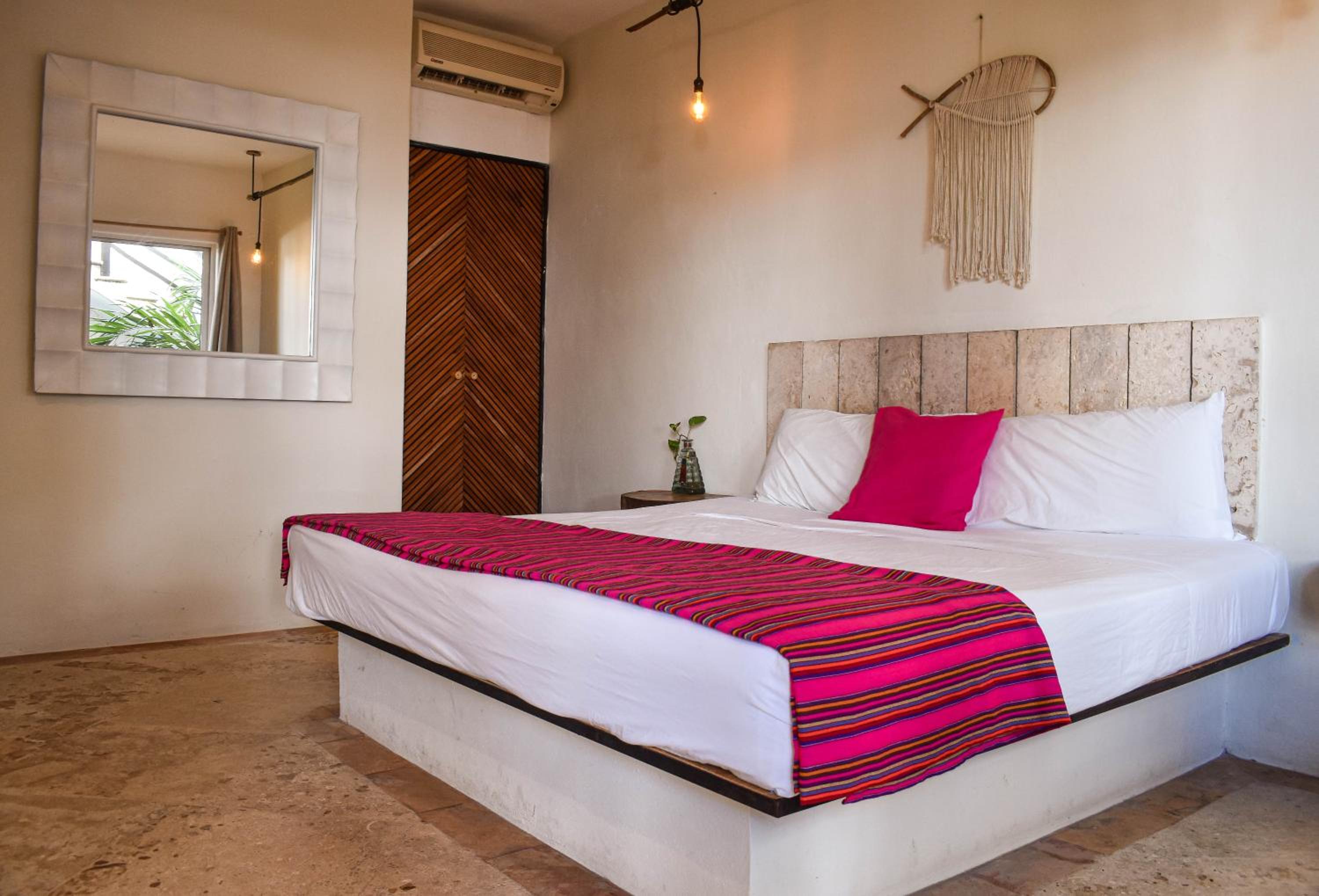 Standard Double Room - Photo 33