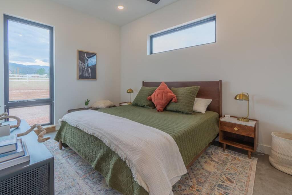 Three-Bedroom House photo 1