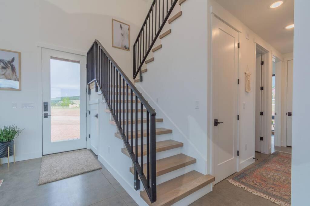 Three-Bedroom House photo 3