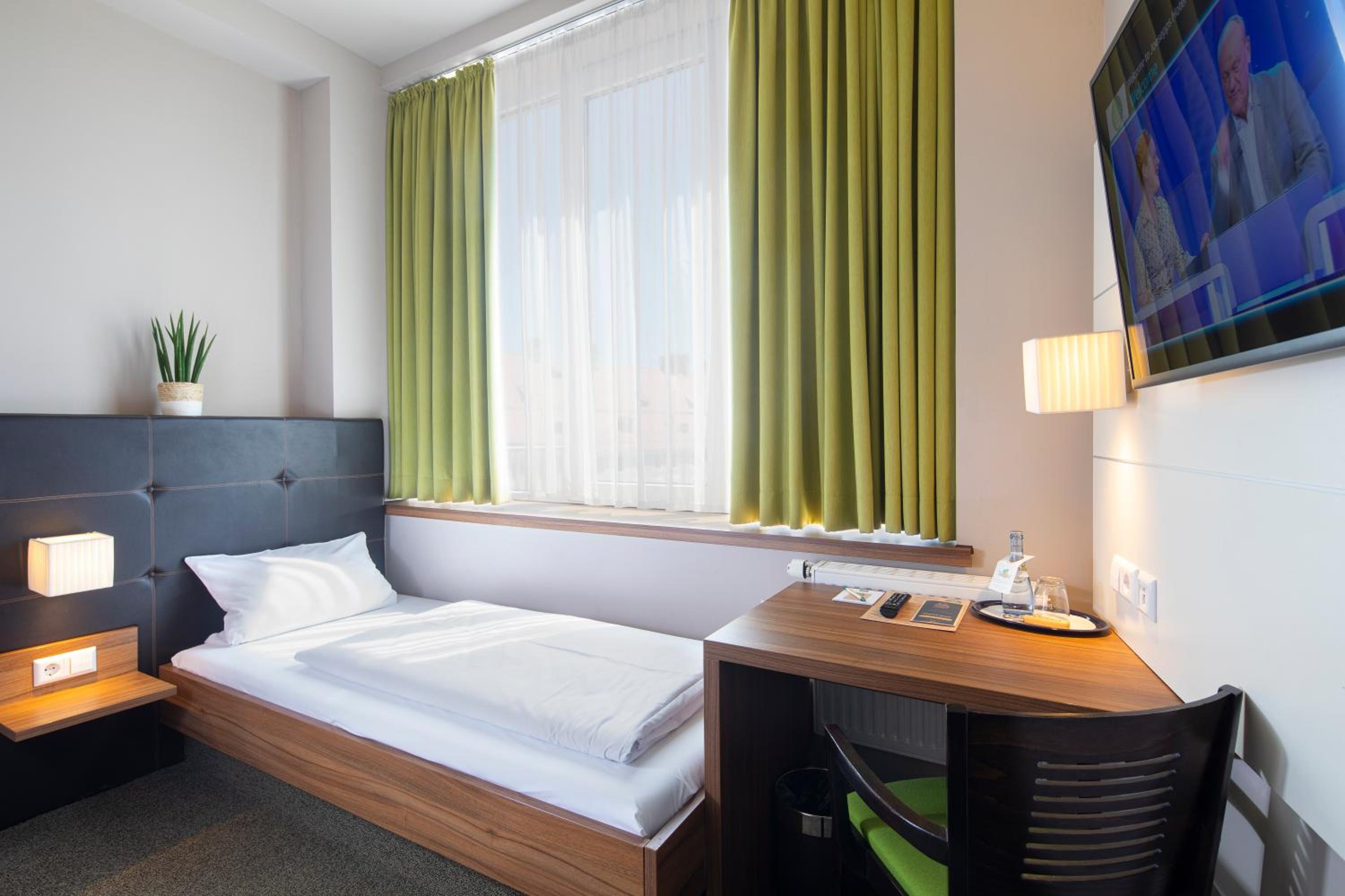 Single Room photo 2
