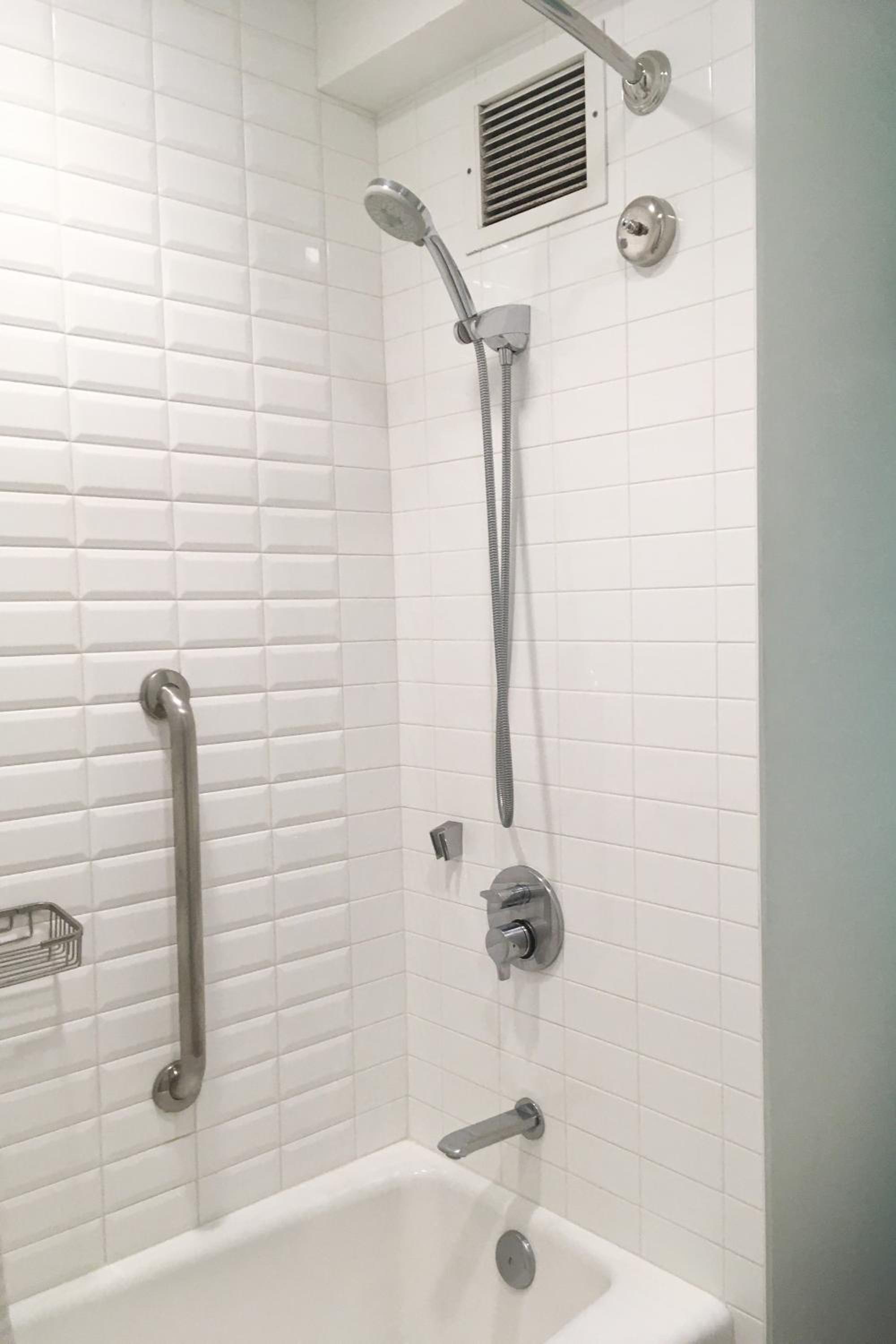 Classic 1-Bedroom Suite photo 2