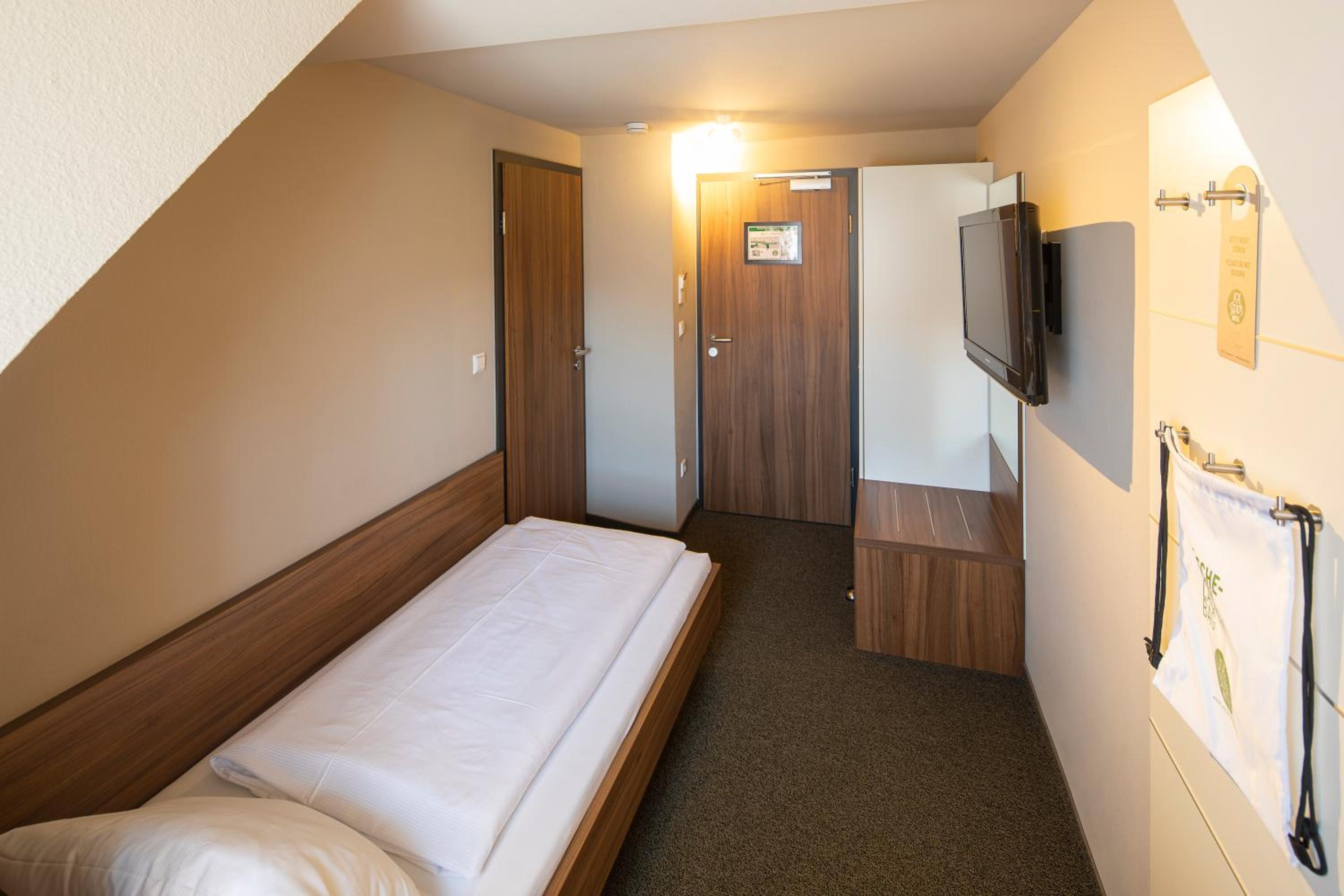Budget Single Room photo 2