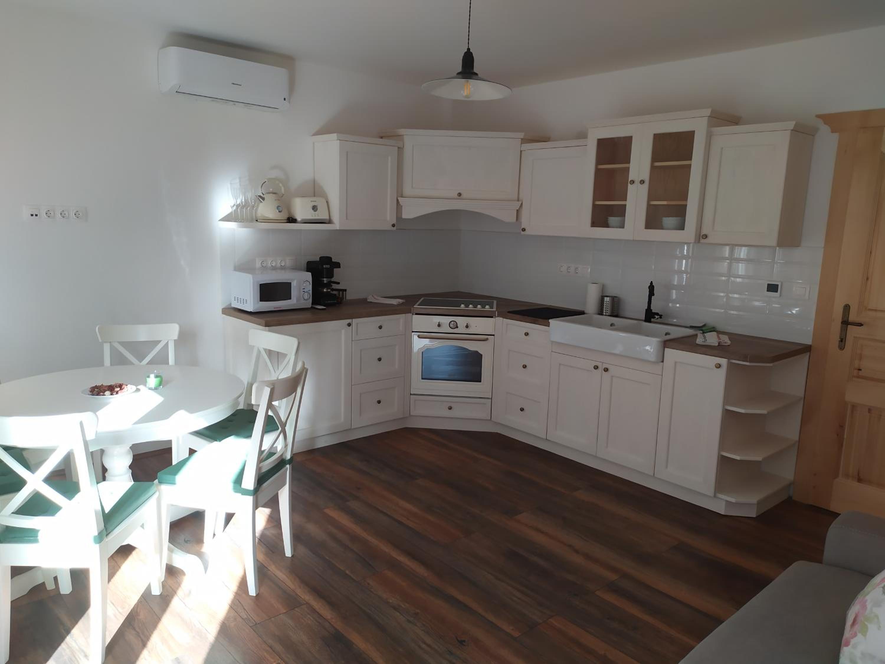 Two-Bedroom Apartment - Photo 2