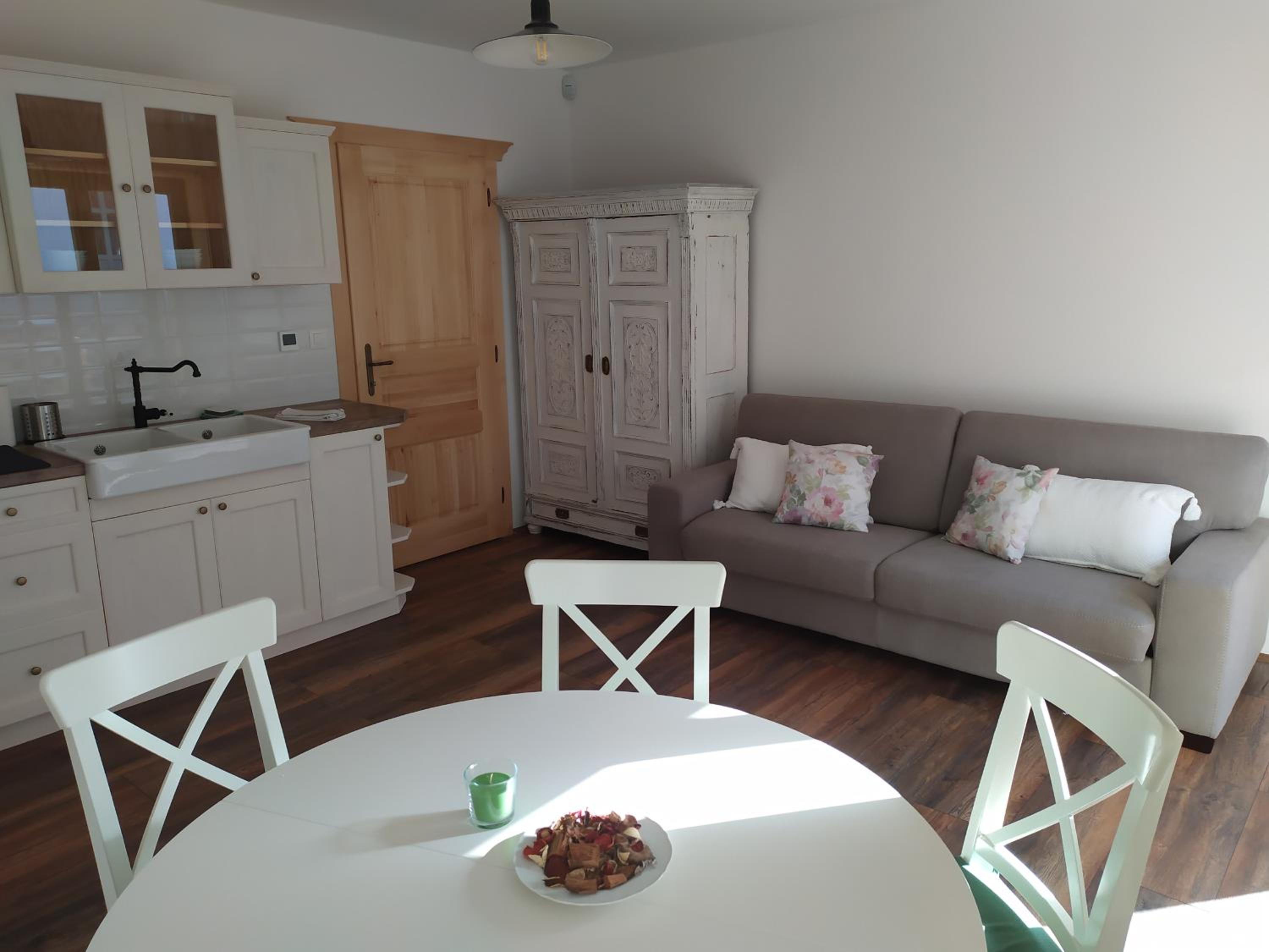Two-Bedroom Apartment - Photo 6