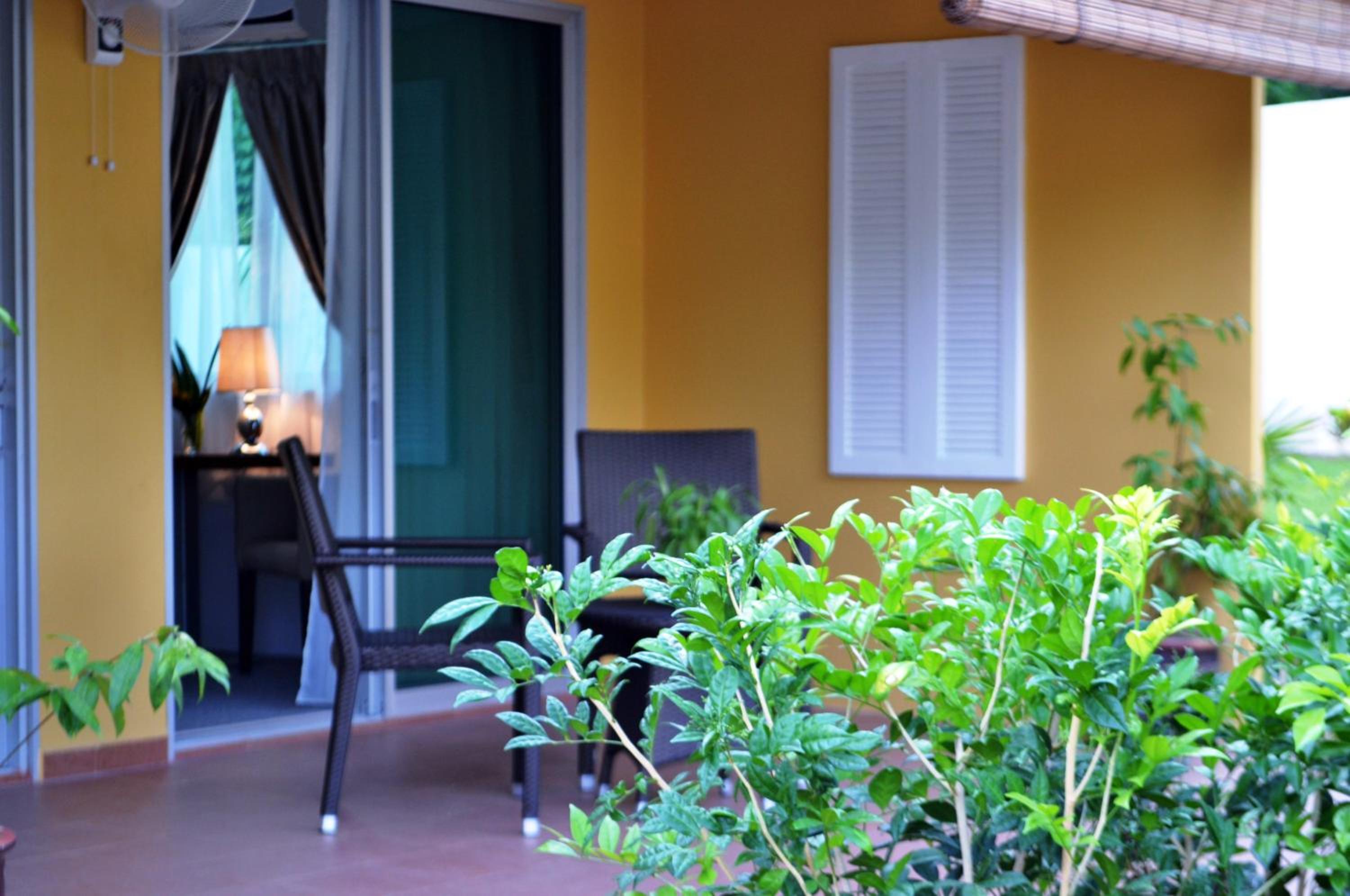 Superior Triple Room with Garden View photo 2