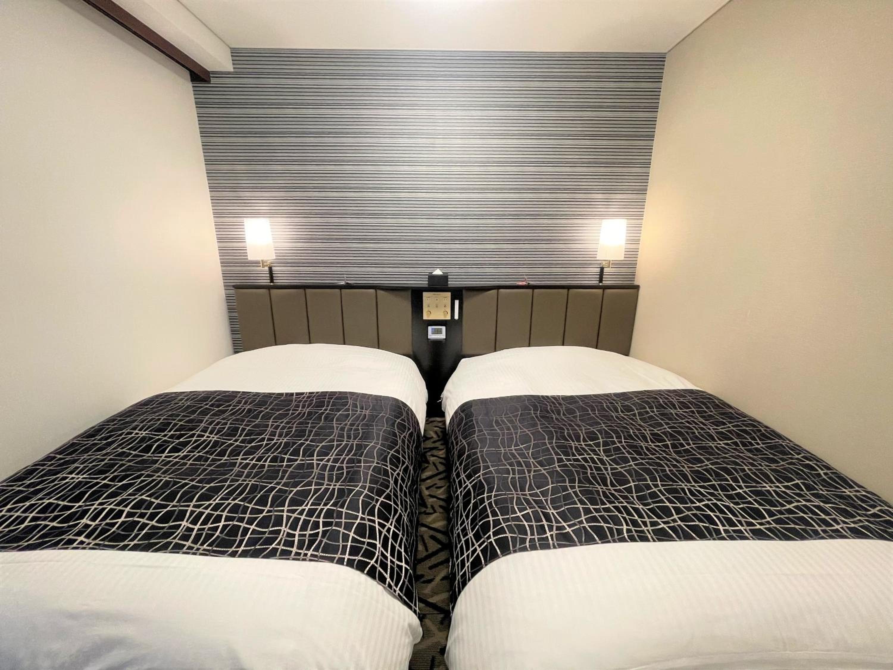 Standard Twin Room - Non-Smoking