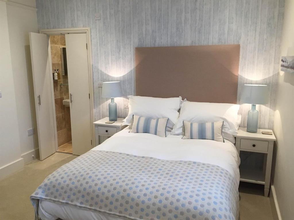 Double Room with Private Bathroom photo 3