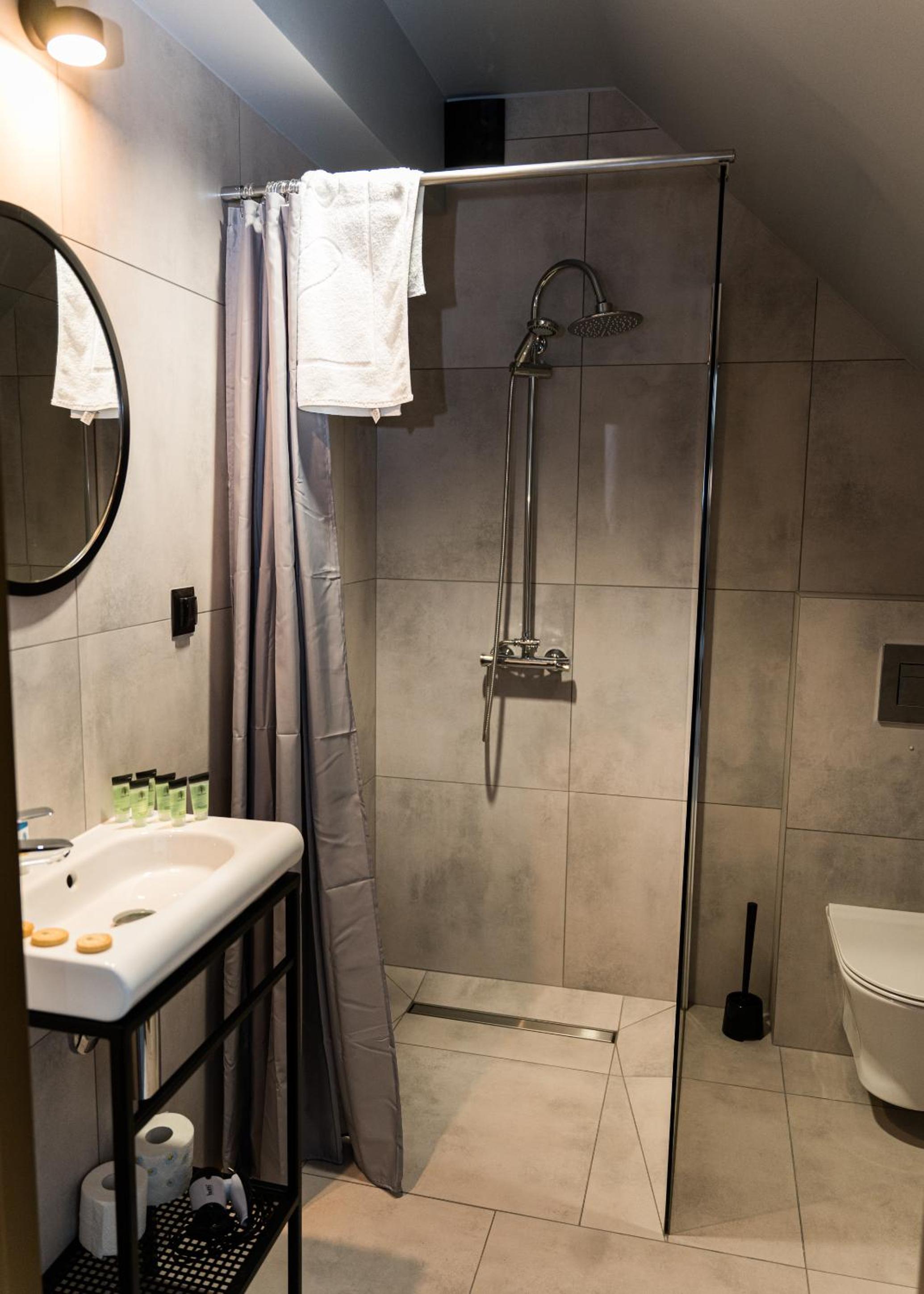 Triple Room with Private Bathroom photo 3