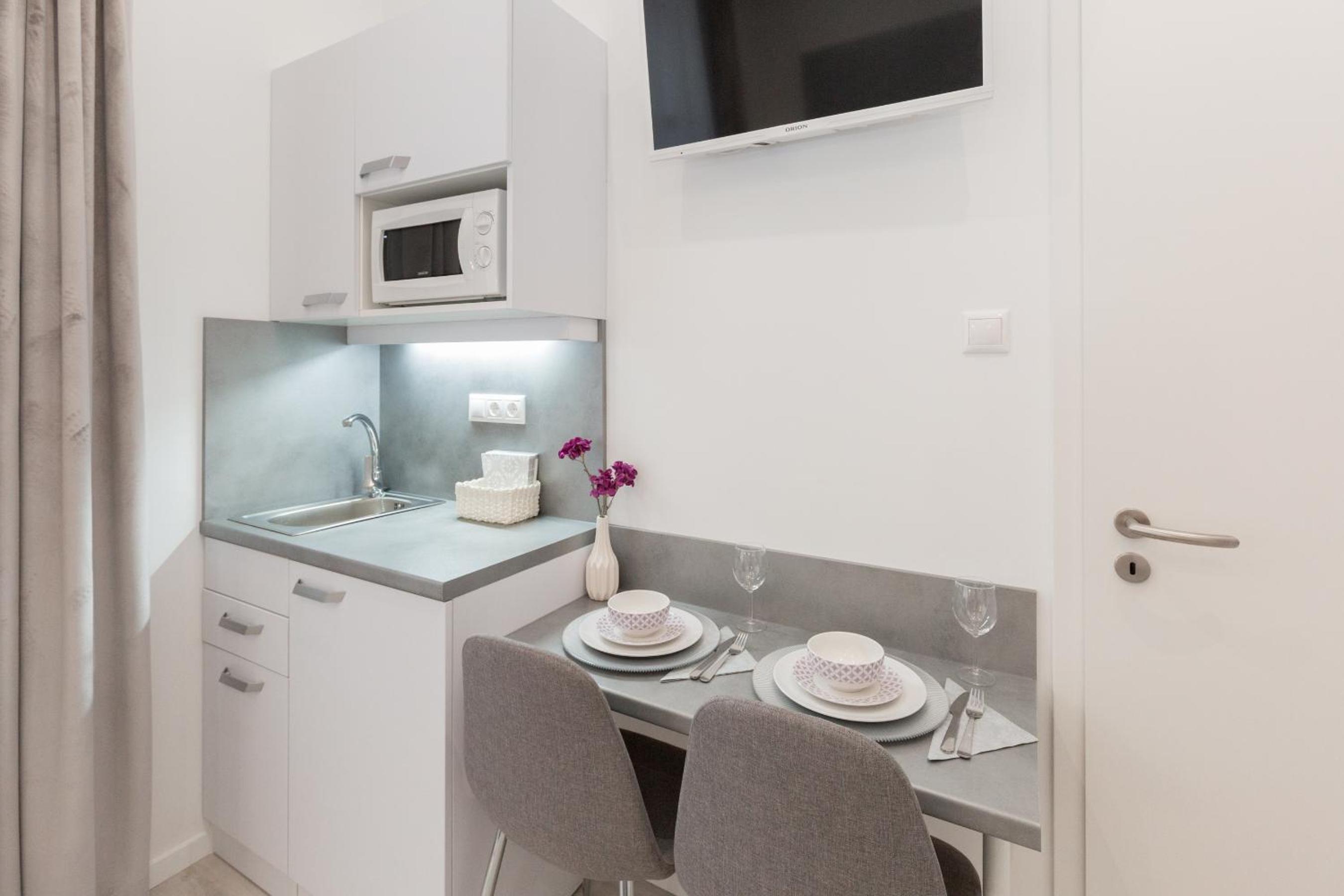 Double Room - Photo 2