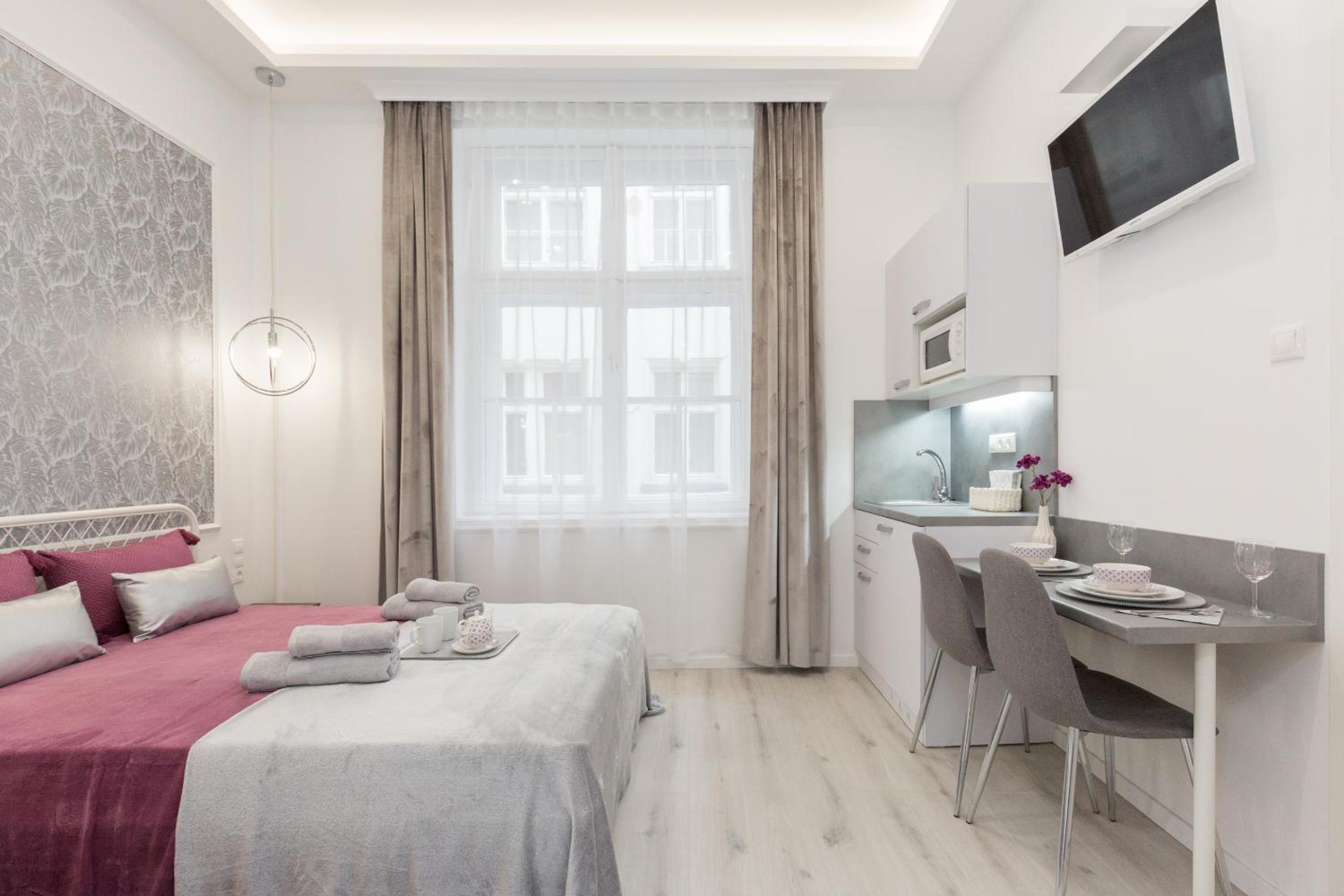 Double Room - Photo 9