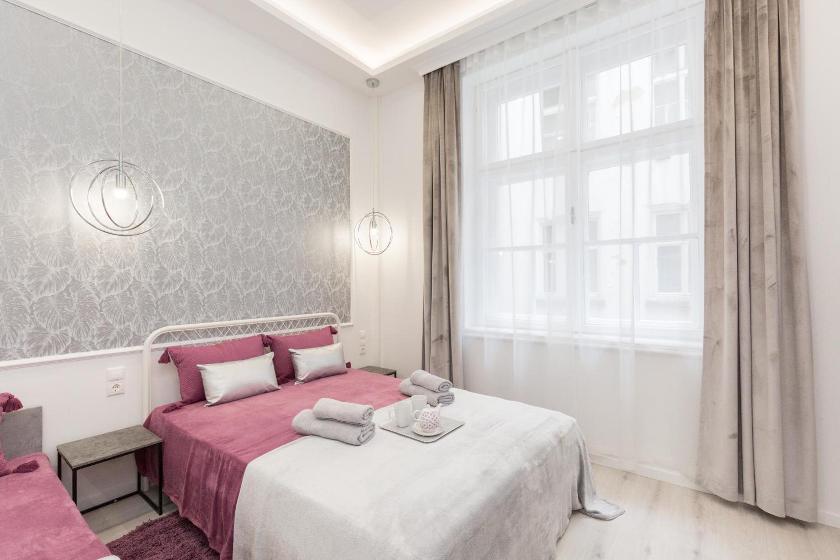 Double Room - Photo 10