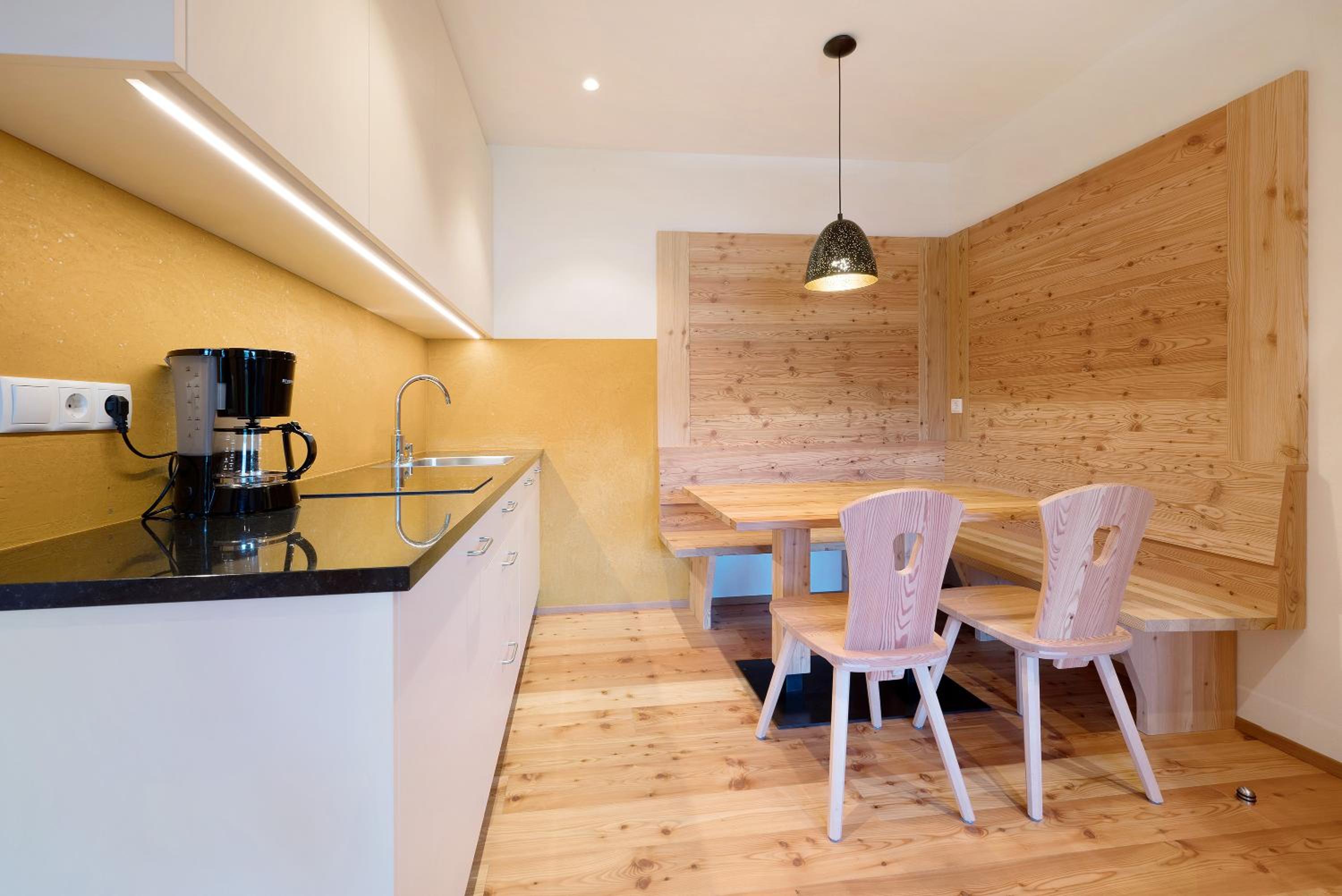 Two-Bedroom Deluxe Apartment with Garden View photo 2